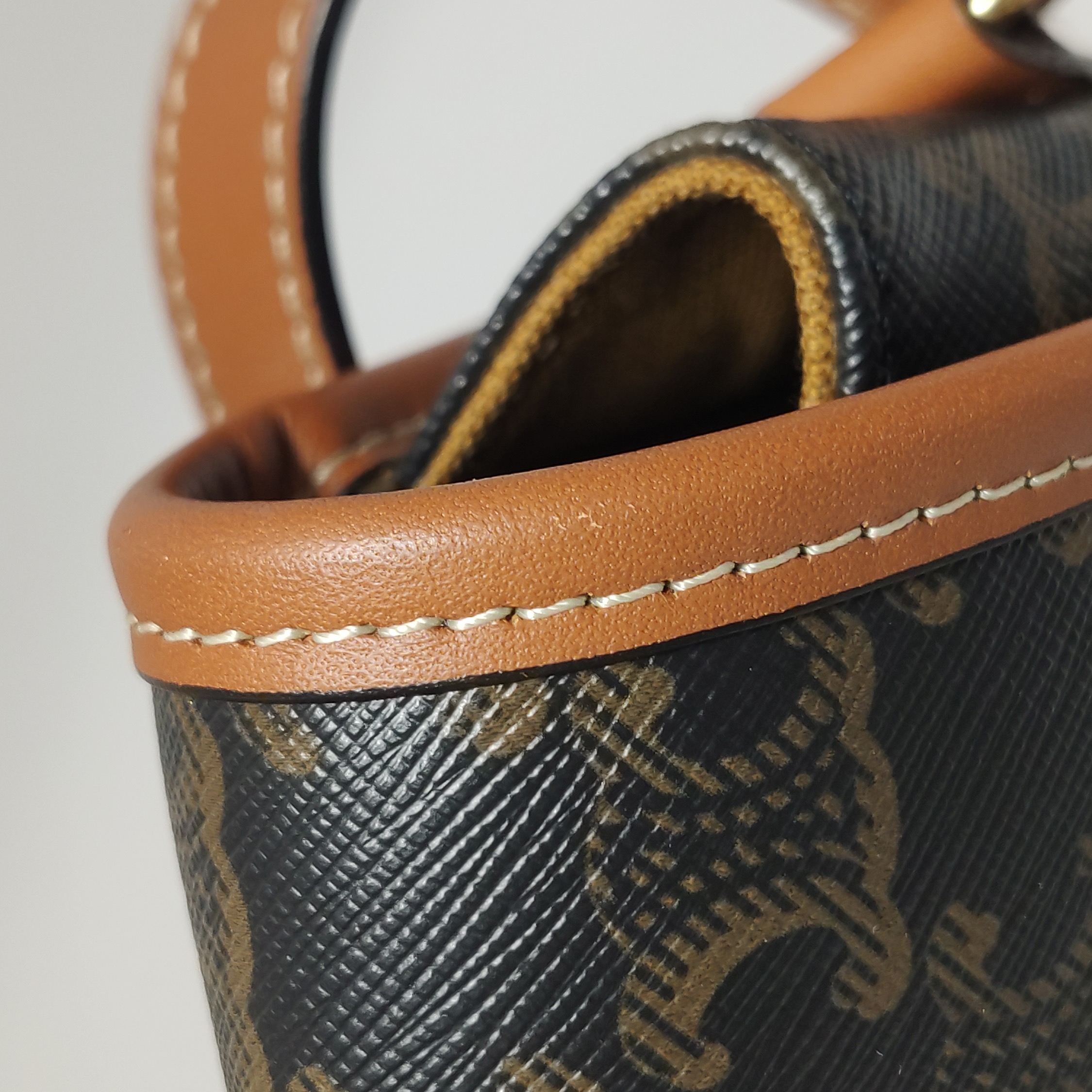 Celine Folco Bag Triomphe Coated Canvas Medium — photo 16 of 24