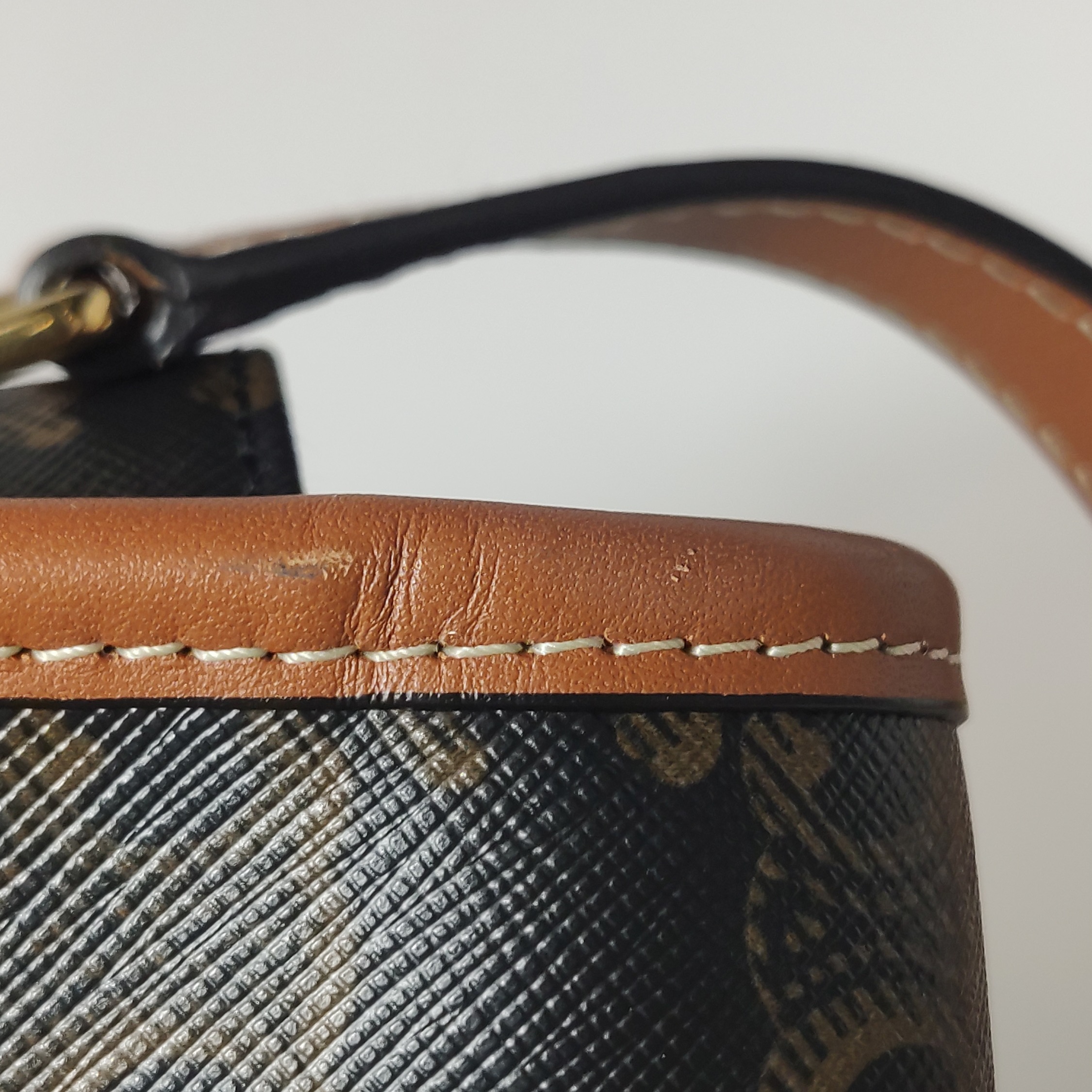 Celine Folco Bag Triomphe Coated Canvas Medium — photo 18 of 24