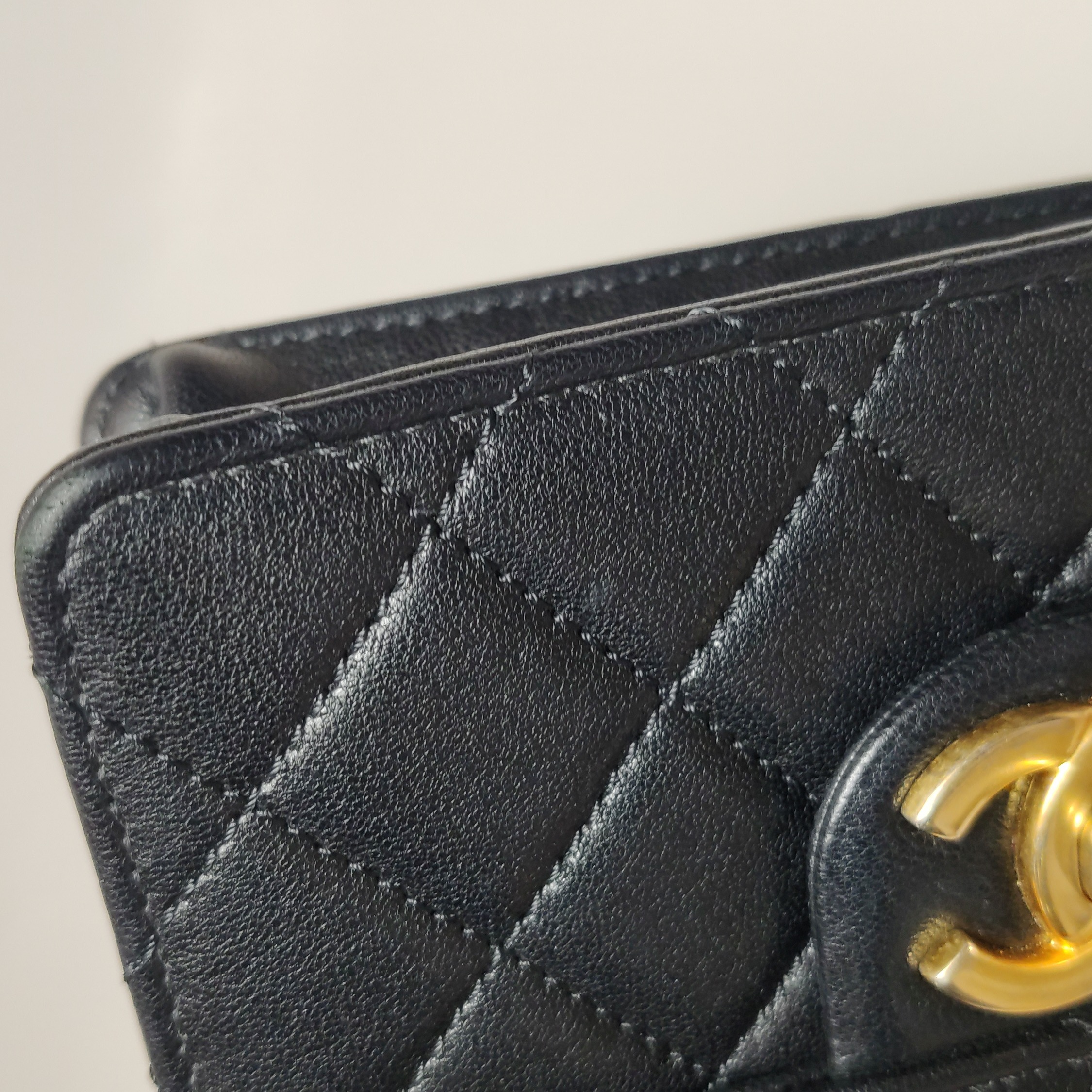 Chanel Chic Pearls Flap Clutch with Chain Quilted Goatskin Mini — photo 14 of 20