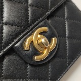 Chanel Chic Pearls Flap Clutch with Chain Quilted Goatskin Mini — thumbnail 9