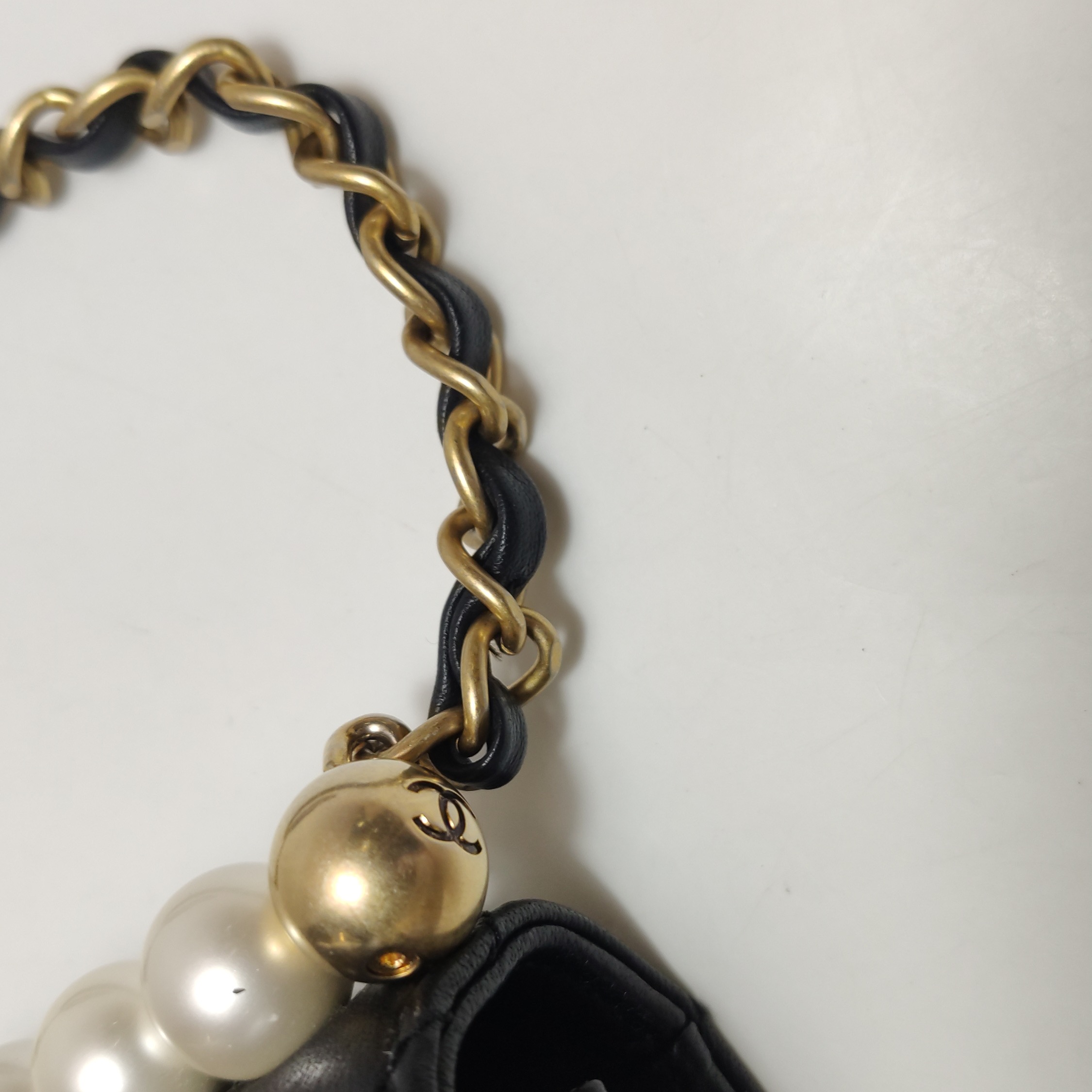 Chanel Chic Pearls Flap Clutch with Chain Quilted Goatskin Mini — photo 18 of 20