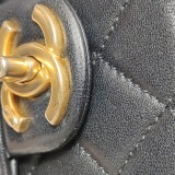 Chanel Chic Pearls Flap Clutch with Chain Quilted Goatskin Mini — thumbnail 15