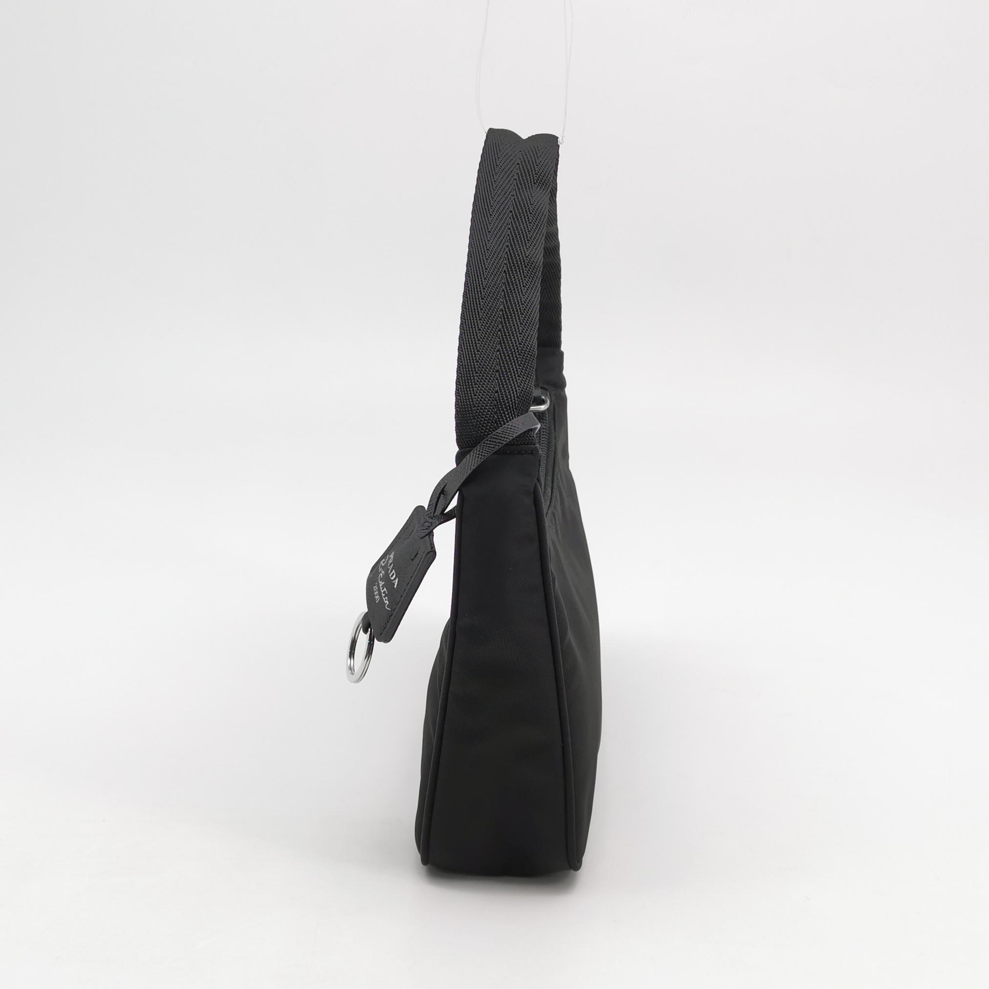 Prada Re-Edition 2000 Hobo Tessuto Mini — photo 5 of 13