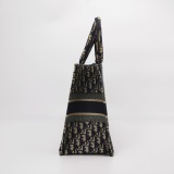 Christian Dior Book Tote Oblique Canvas Medium — thumbnail 3