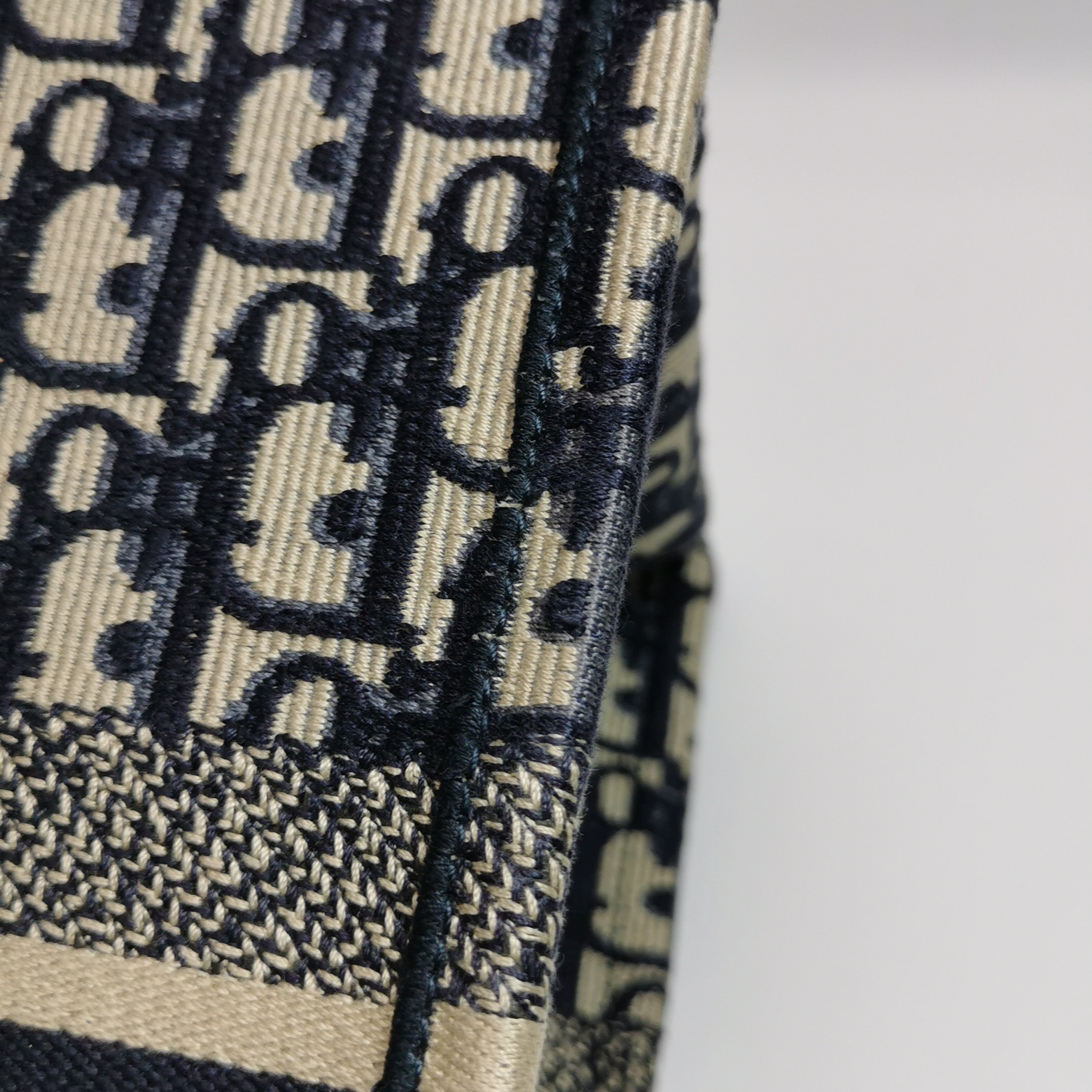 Christian Dior Book Tote Oblique Canvas Medium — photo 10 of 16