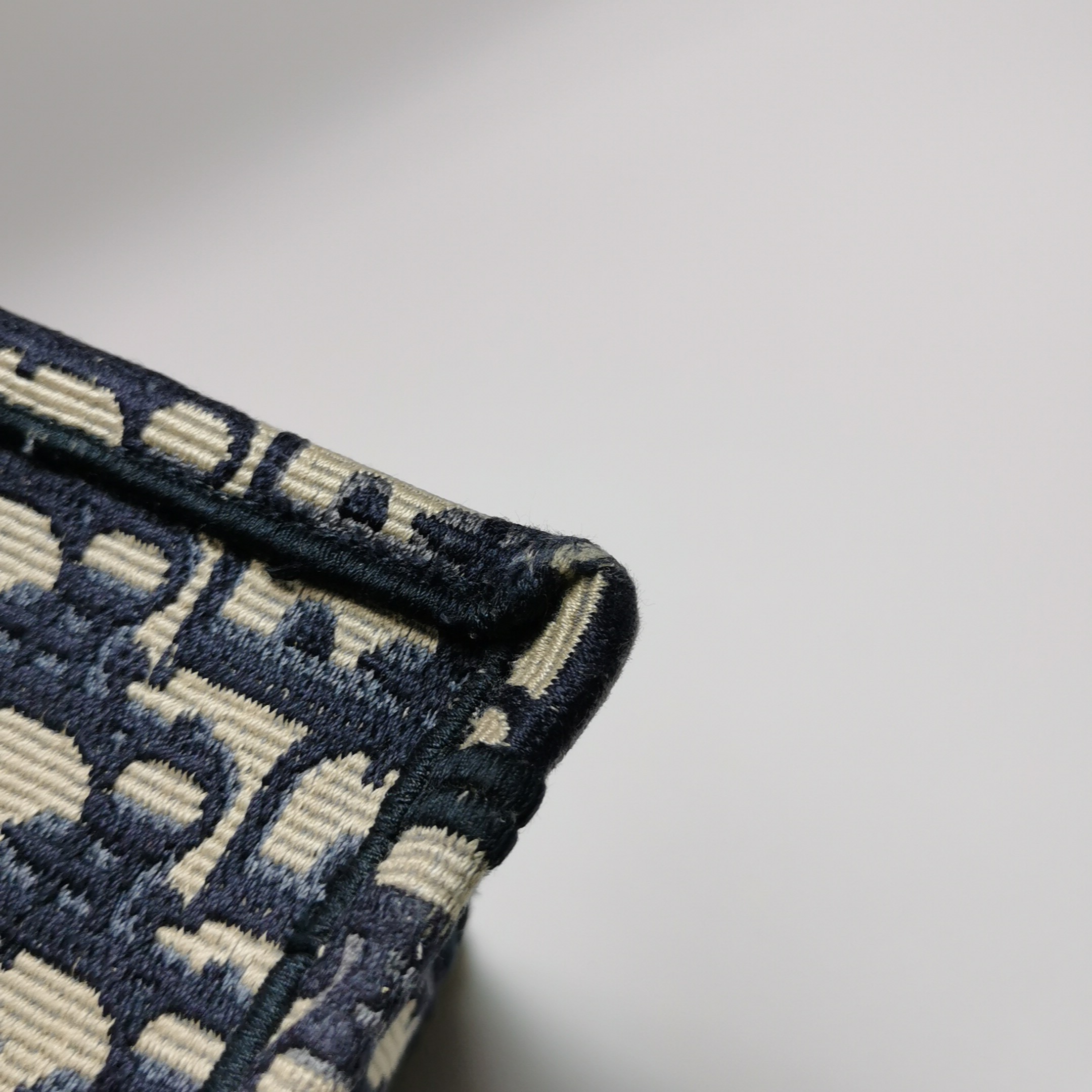 Christian Dior Book Tote Oblique Canvas Medium — photo 13 of 16