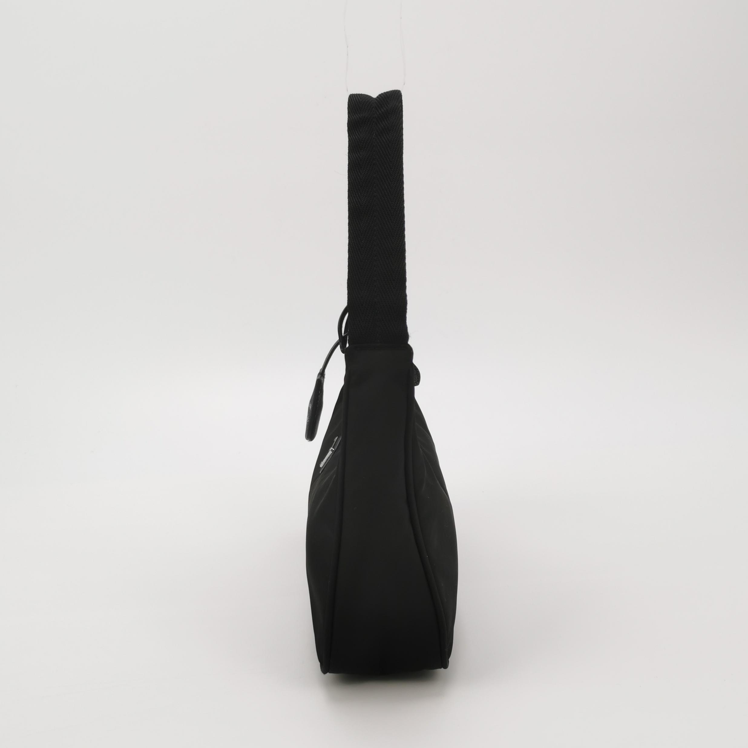 Prada Re-Edition 2000 Hobo Tessuto Mini — photo 4 of 14