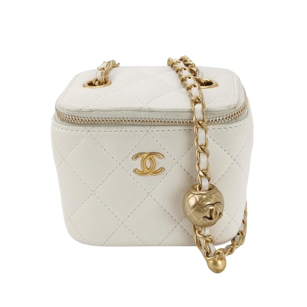 Chanel Lambskin Quilted Mini Pearl Crush Vanity Case With Chain White — pre-owned, Vierlot