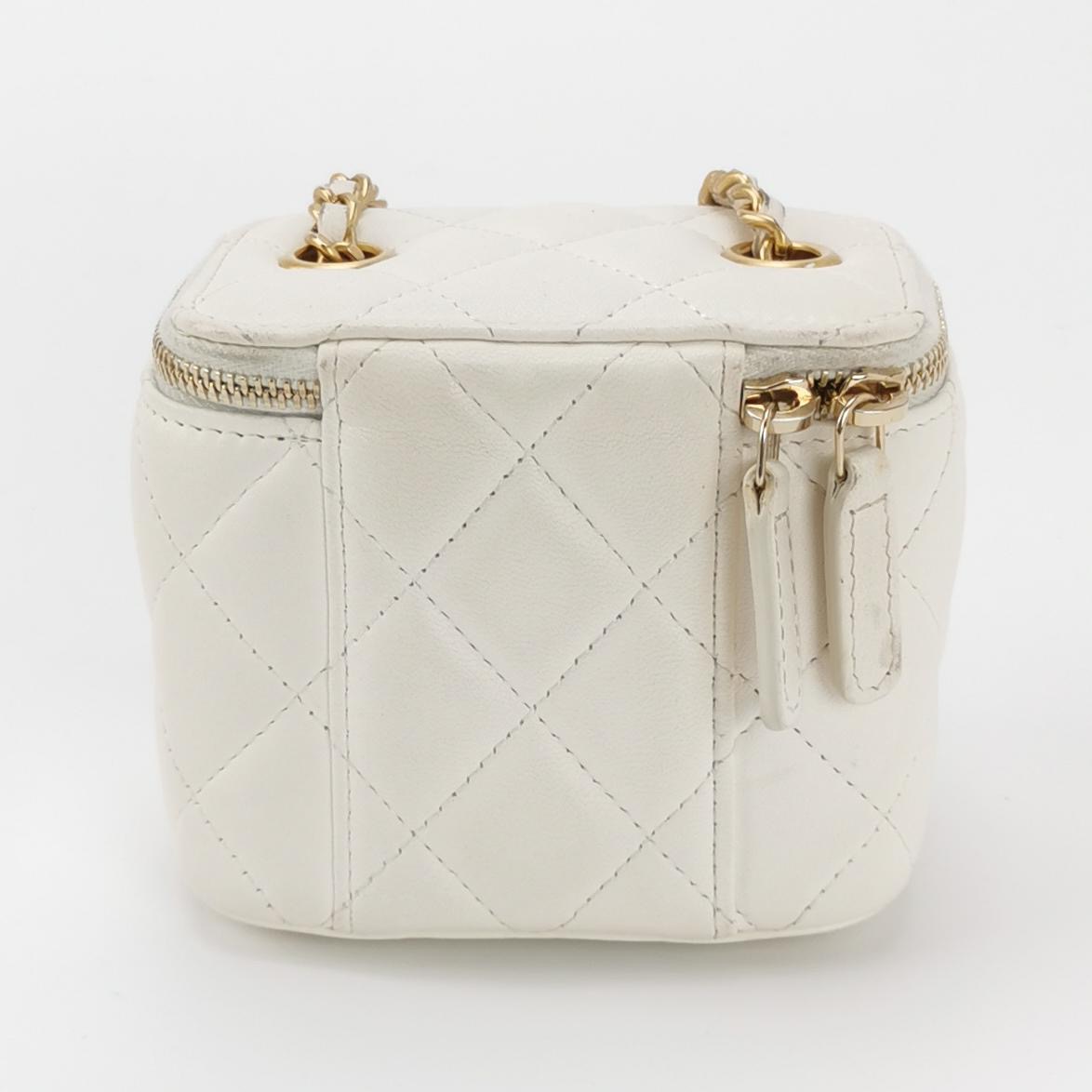 Chanel Lambskin Quilted Mini Pearl Crush Vanity Case With Chain White — photo 5 of 22