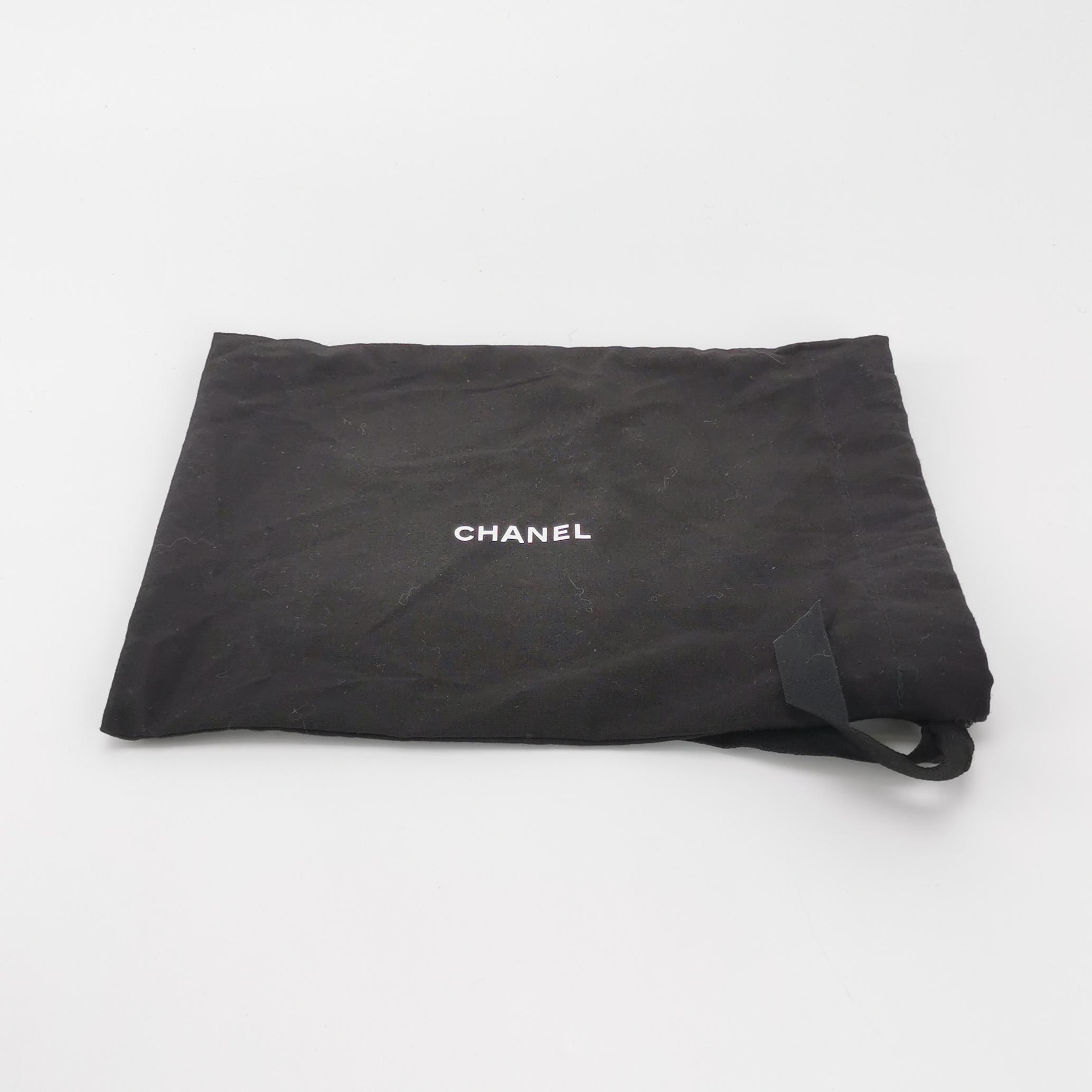 Chanel Lambskin Quilted Mini Pearl Crush Vanity Case With Chain White — photo 7 of 22