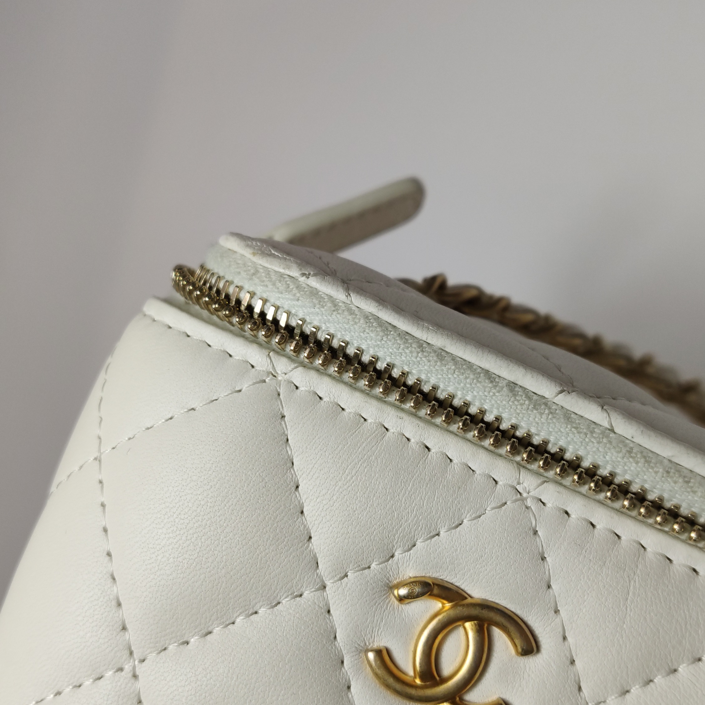 Chanel Lambskin Quilted Mini Pearl Crush Vanity Case With Chain White — photo 10 of 22