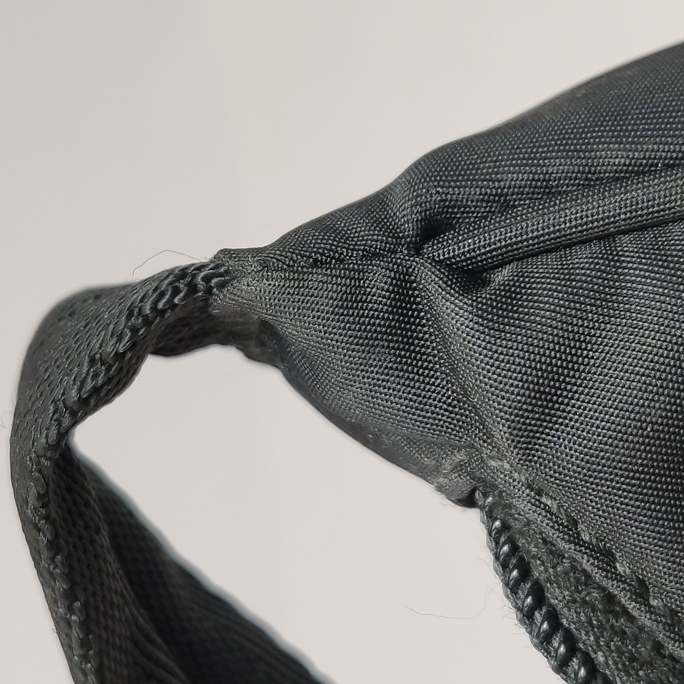 Prada Re-Edition 2000 Hobo Tessuto Mini — photo 12 of 12