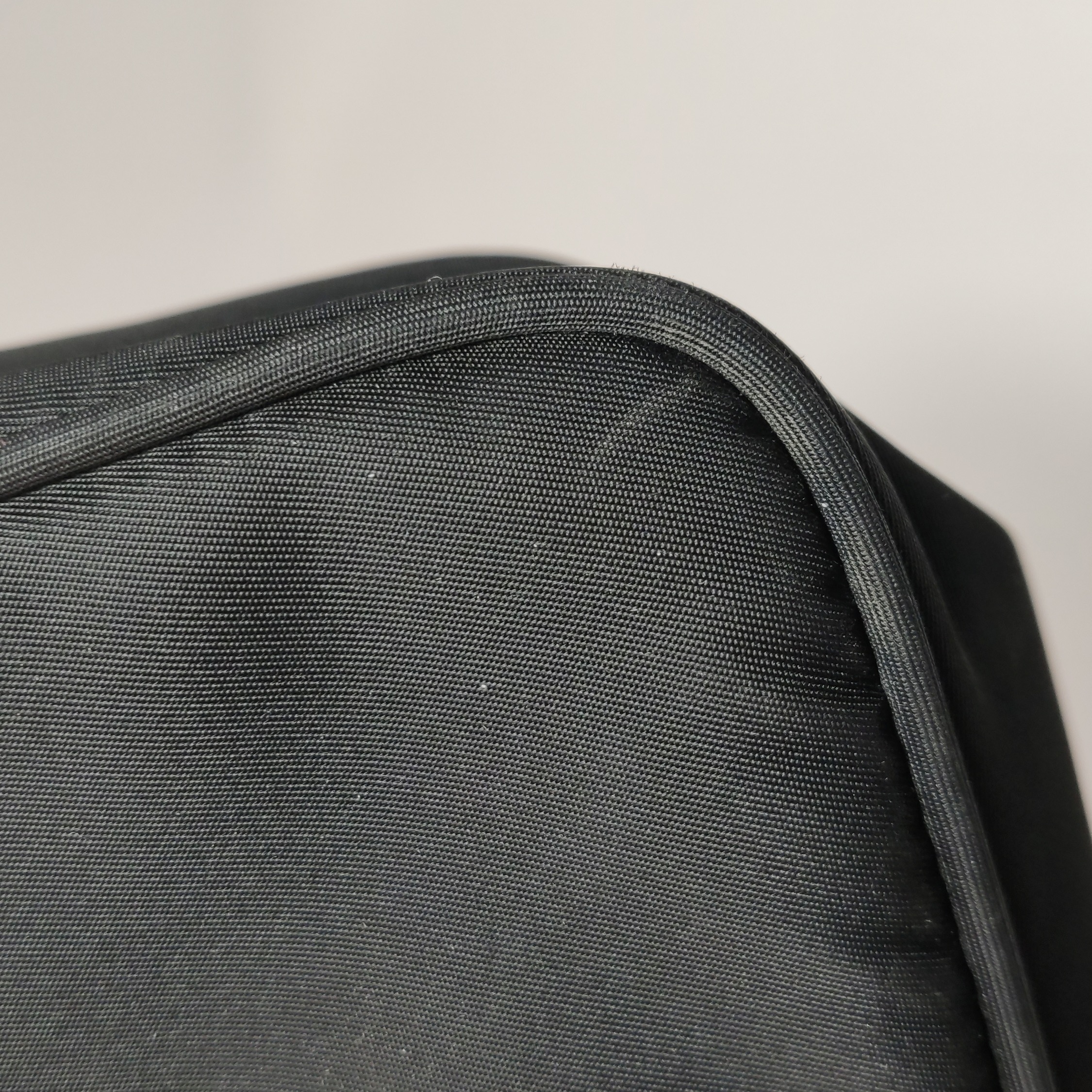 Prada Re-Edition 2000 Hobo Tessuto Mini — photo 10 of 12