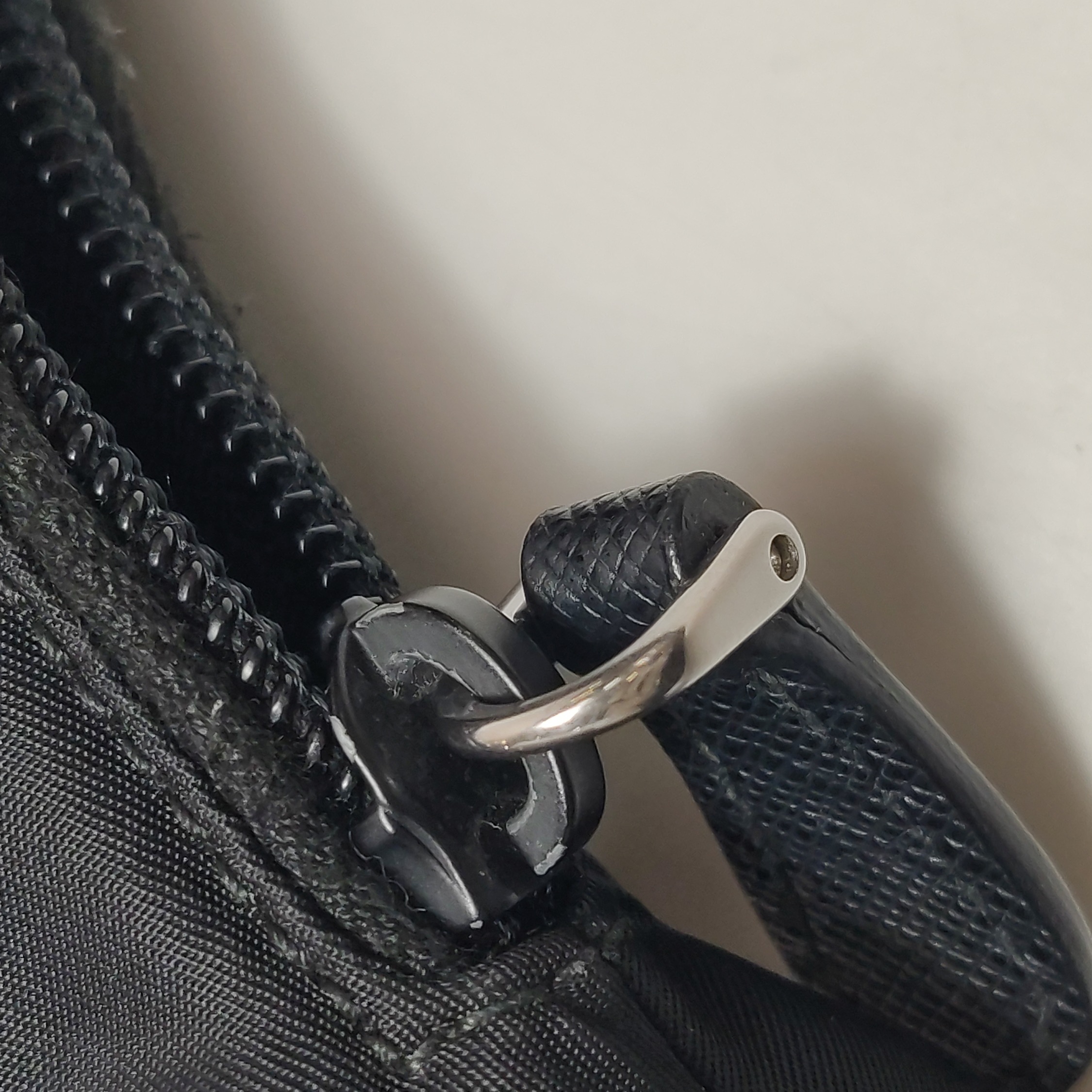 Prada Re-Edition 2000 Hobo Tessuto Mini — photo 12 of 15