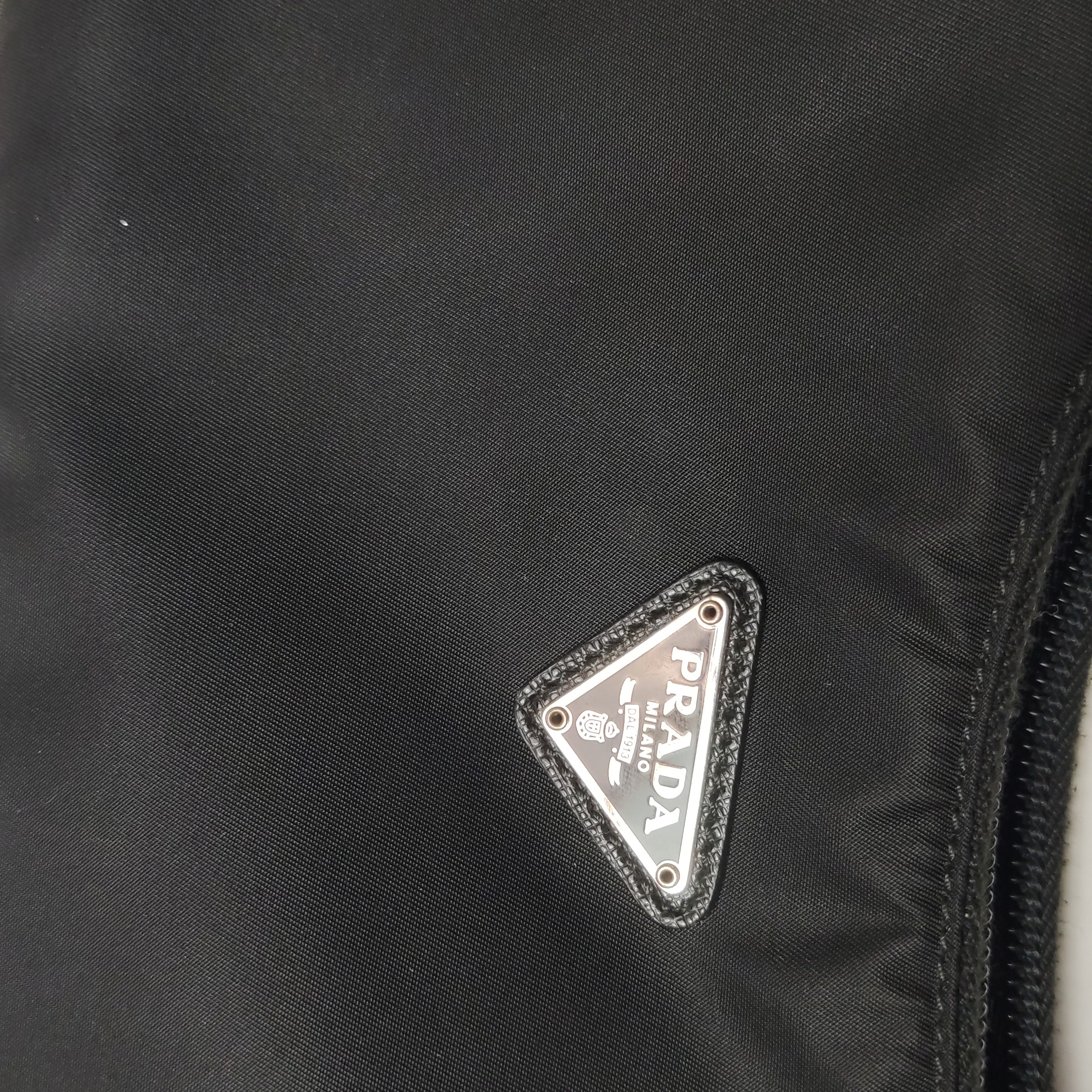 Prada Re-Edition 2000 Hobo Tessuto Mini — photo 11 of 15