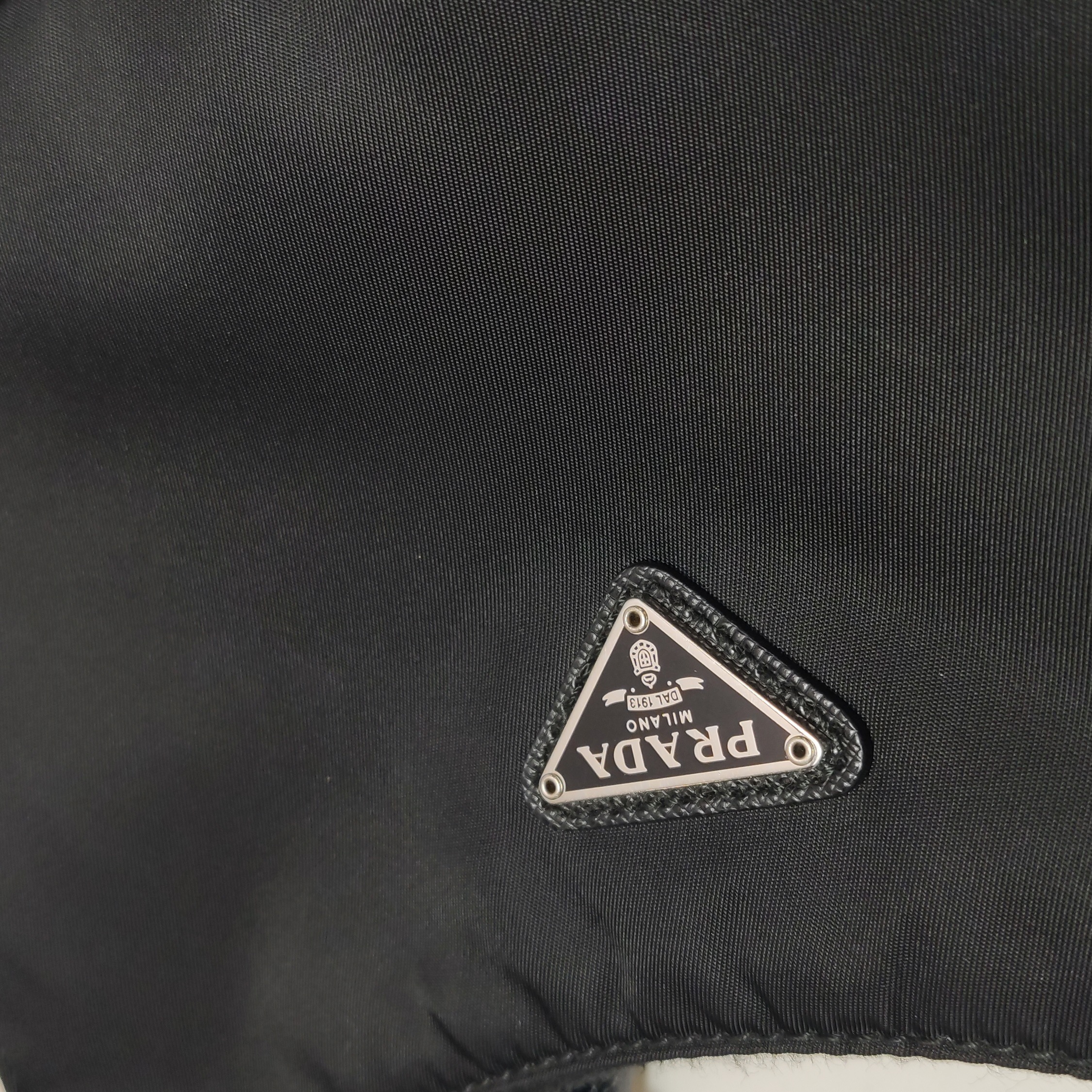 Prada Re-Edition 2000 Hobo Tessuto Mini — photo 9 of 13