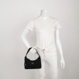 Prada Re-Edition 2000 Hobo Tessuto Mini — thumbnail 2