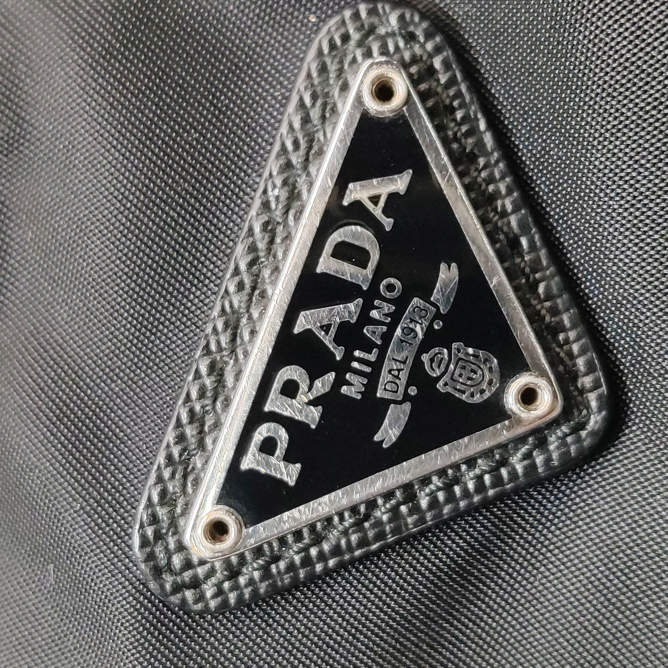 Prada Re-Edition 2000 Hobo Tessuto Mini — photo 9 of 11
