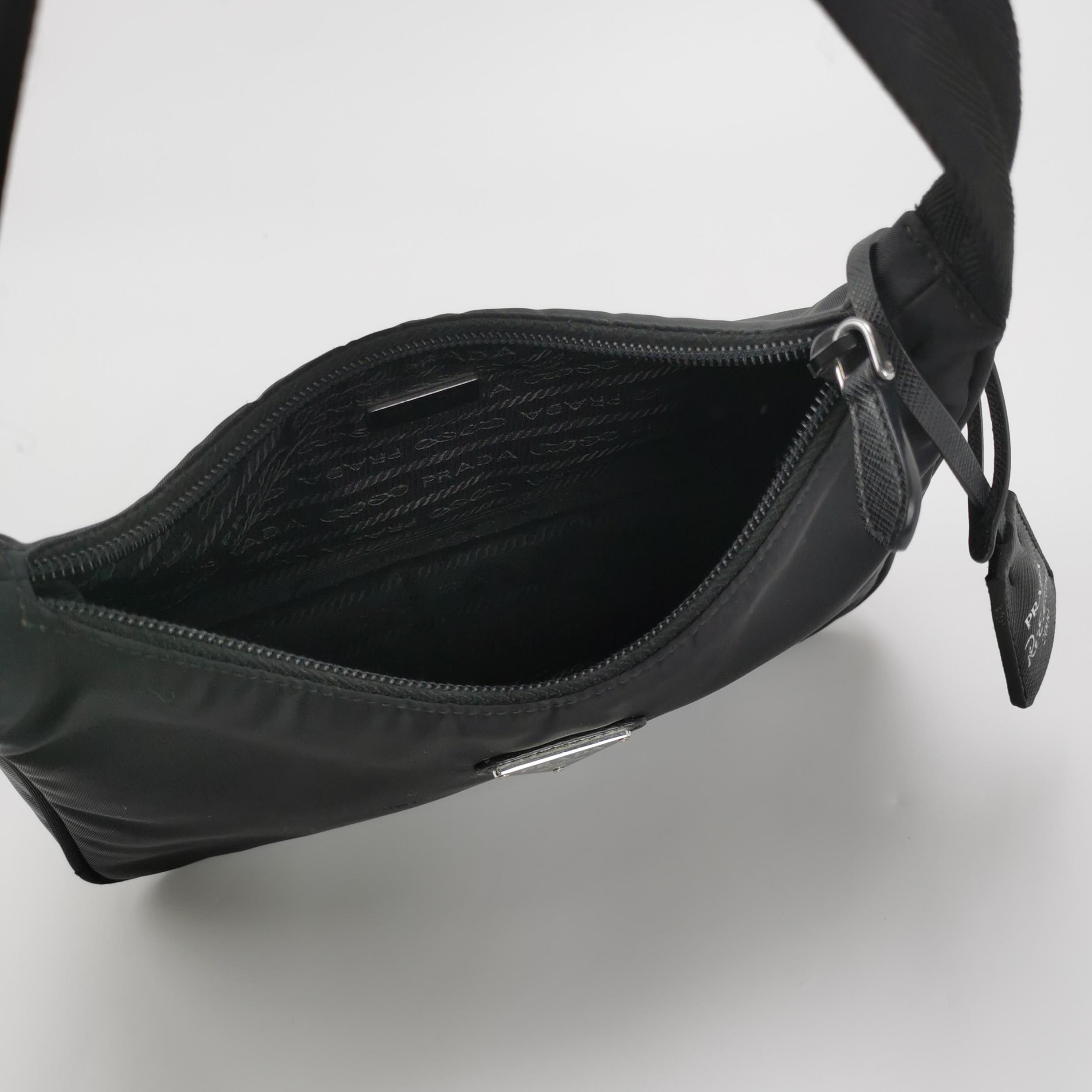 Prada Re-Edition 2000 Hobo Tessuto Mini — photo 7 of 13