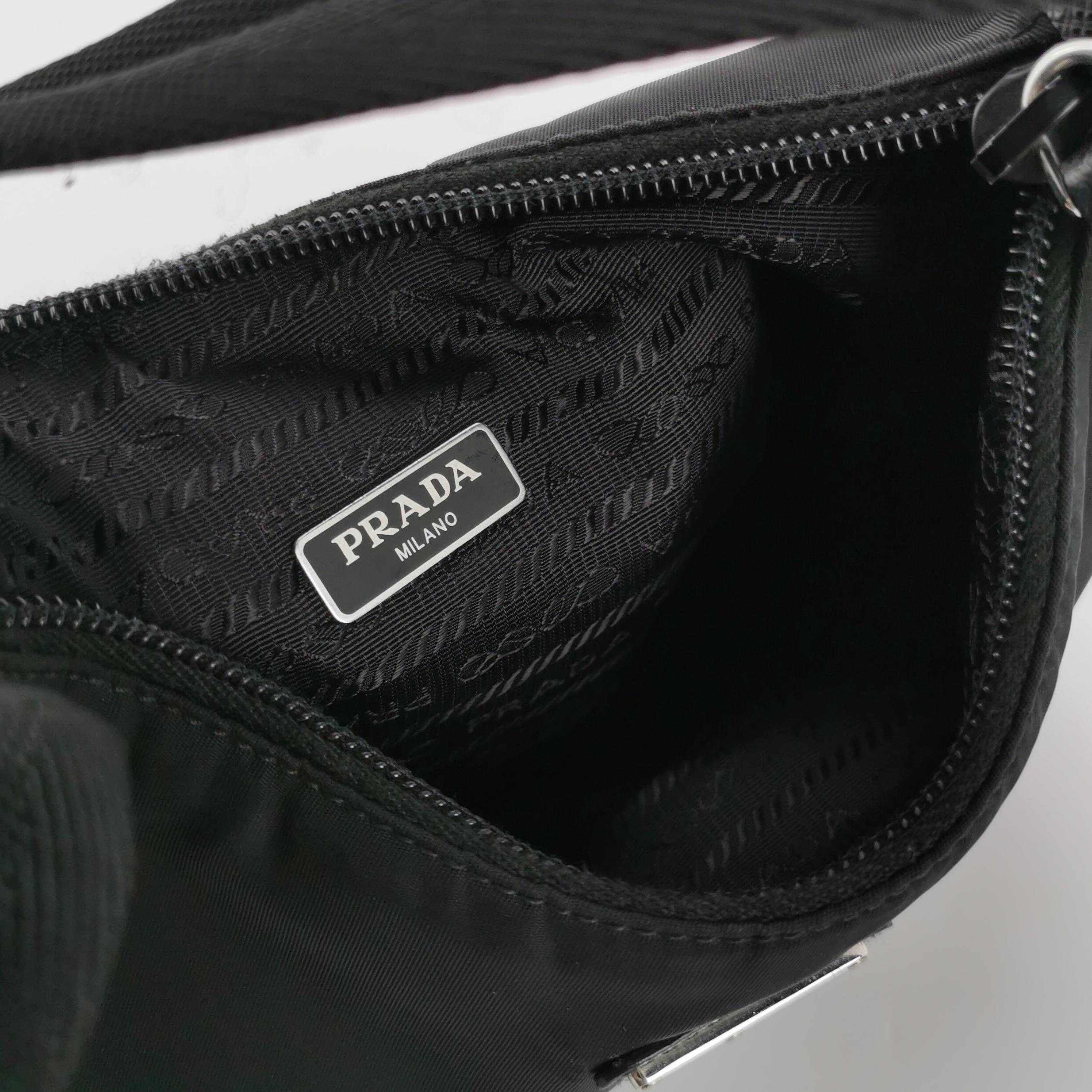Prada Re-Edition 2000 Hobo Tessuto Mini — photo 8 of 13