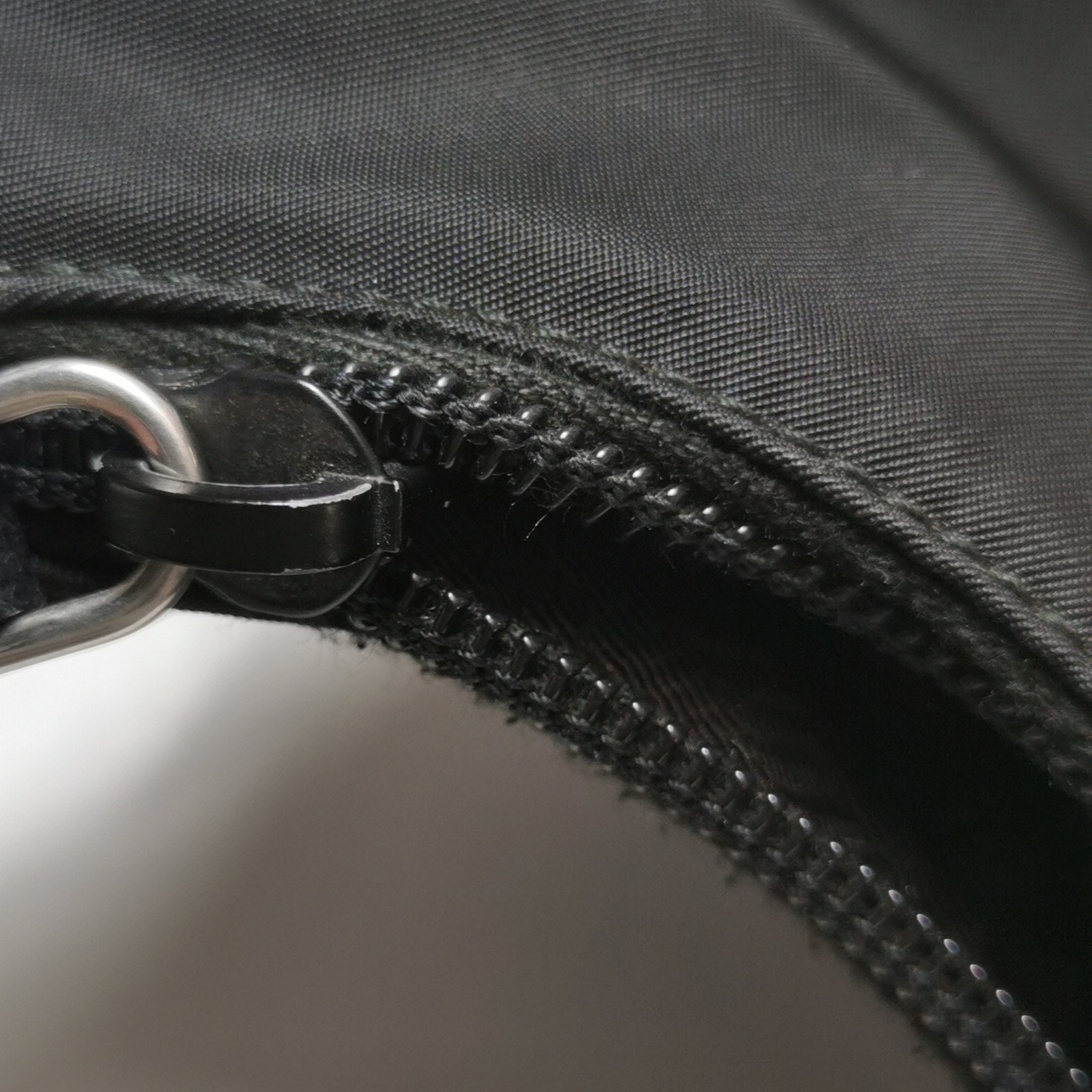 Prada Re-Edition 2000 Hobo Tessuto Mini — photo 11 of 13