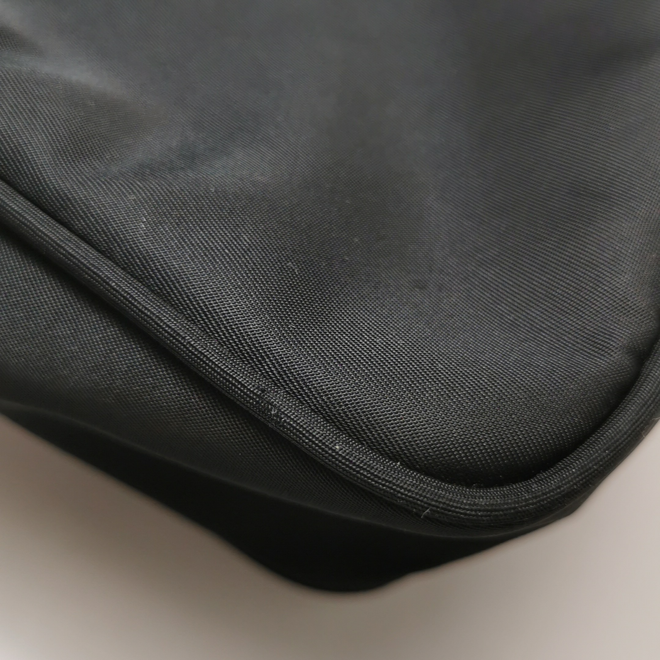 Prada Re-Edition 2000 Hobo Tessuto Mini — photo 12 of 13