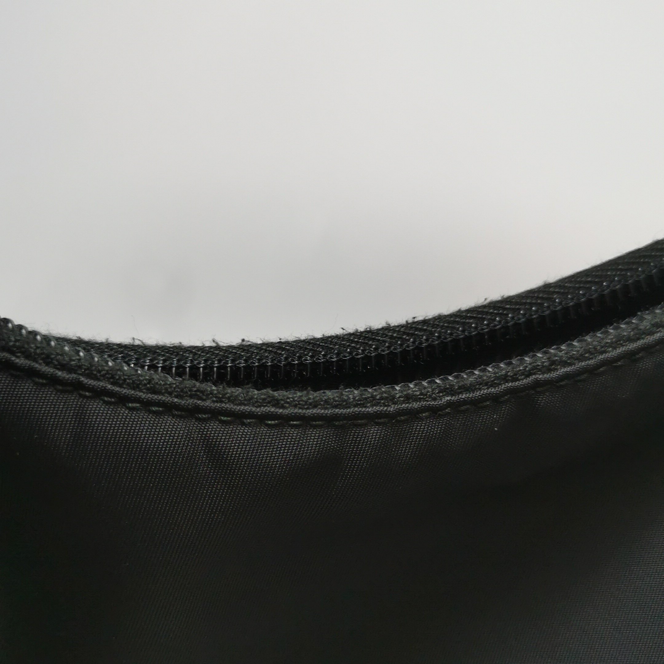 Prada Re-Edition 2000 Hobo Tessuto Mini — photo 10 of 13