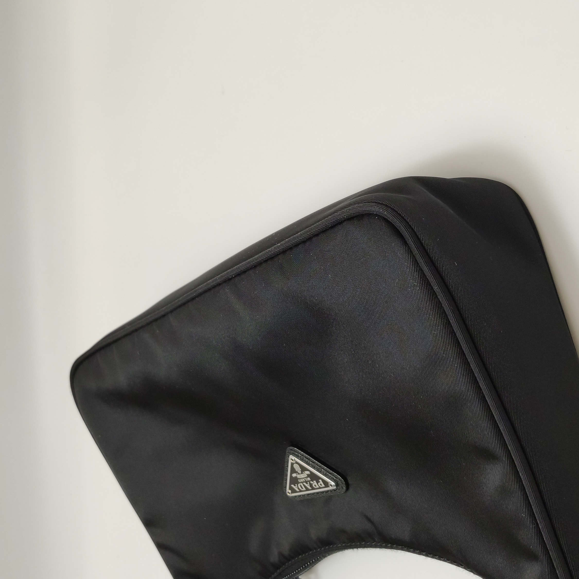 Prada Re-Edition 2000 Hobo Tessuto Mini — photo 14 of 14