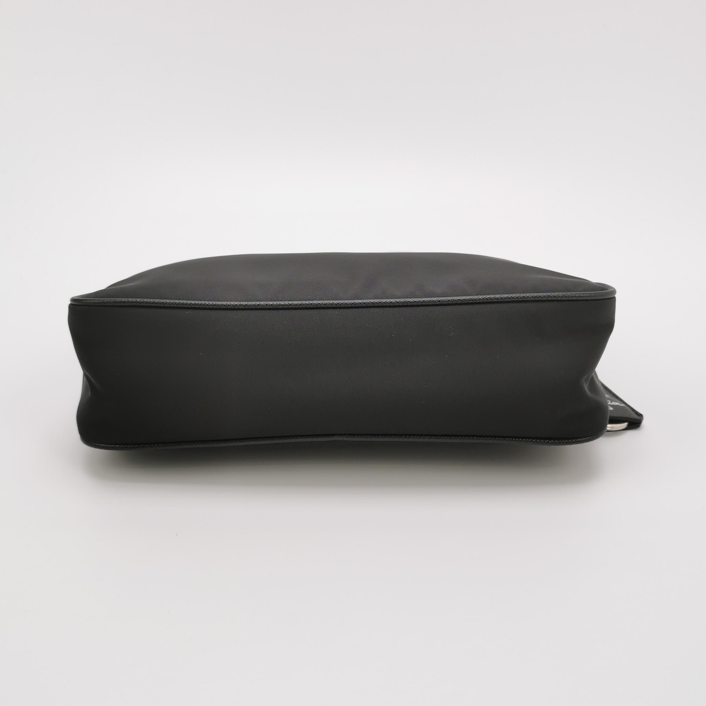 Prada Re-Edition 2005 Hobo Tessuto with Saffiano Leather Mini — photo 6 of 15
