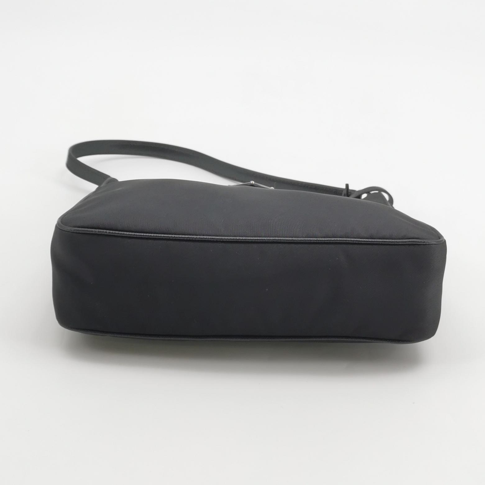 Prada Re-Edition 2005 Hobo Tessuto with Saffiano Leather Mini — photo 6 of 15