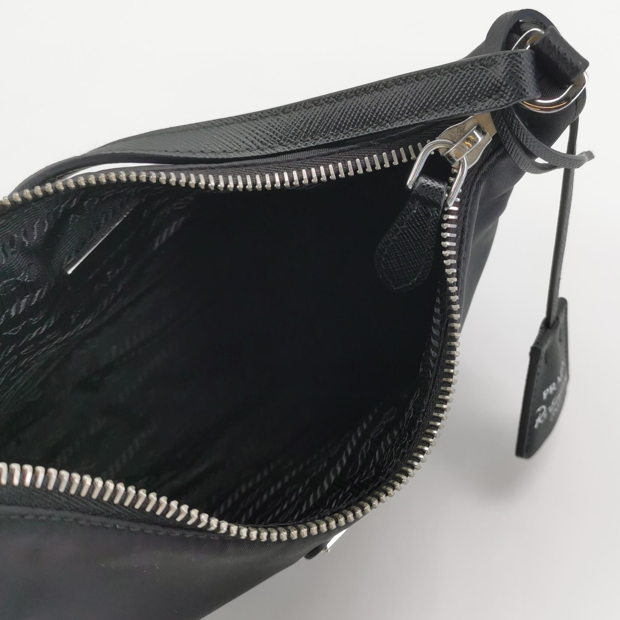 Prada Re-Edition 2005 Hobo Tessuto with Saffiano Leather Mini — photo 7 of 15