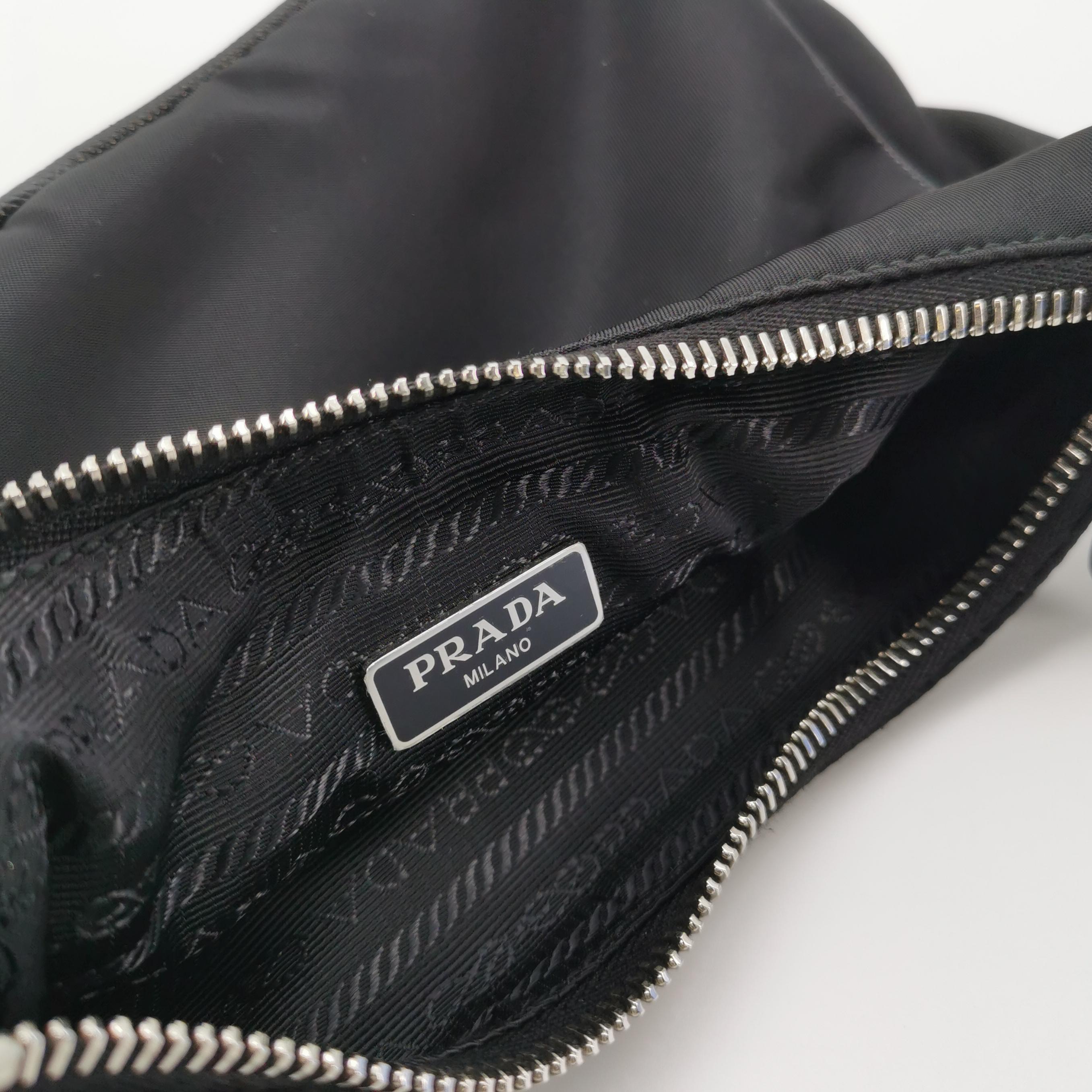 Prada Re-Edition 2005 Shoulder Bag Tessuto Small — photo 9 of 15