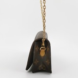 Louis Vuitton(LV) Lily Wallet on Chain Monogram Canvas — thumbnail 3