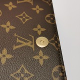 Louis Vuitton(LV) Lily Wallet on Chain Monogram Canvas — thumbnail 17
