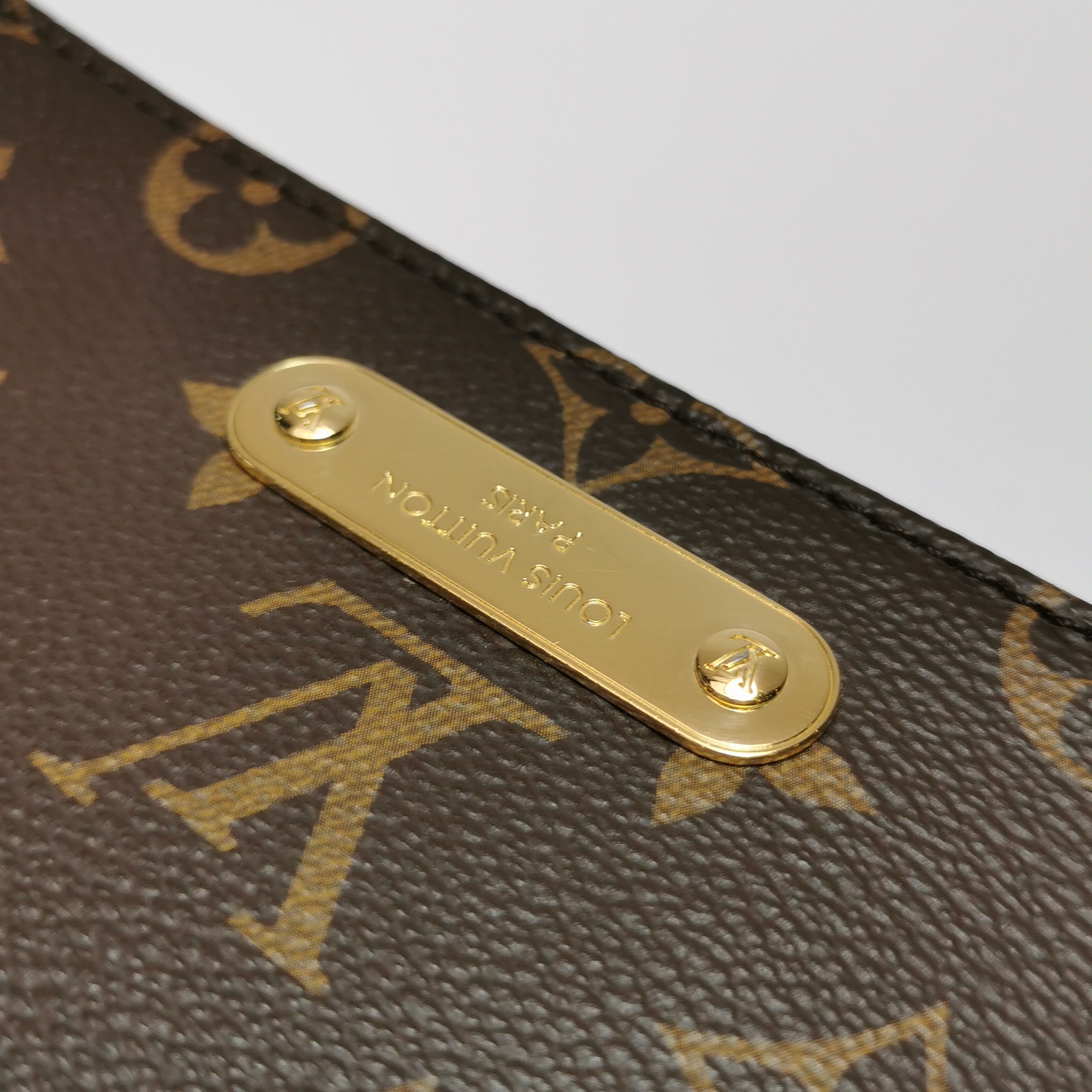 Louis Vuitton(LV) Lily Wallet on Chain Monogram Canvas — photo 16 of 18