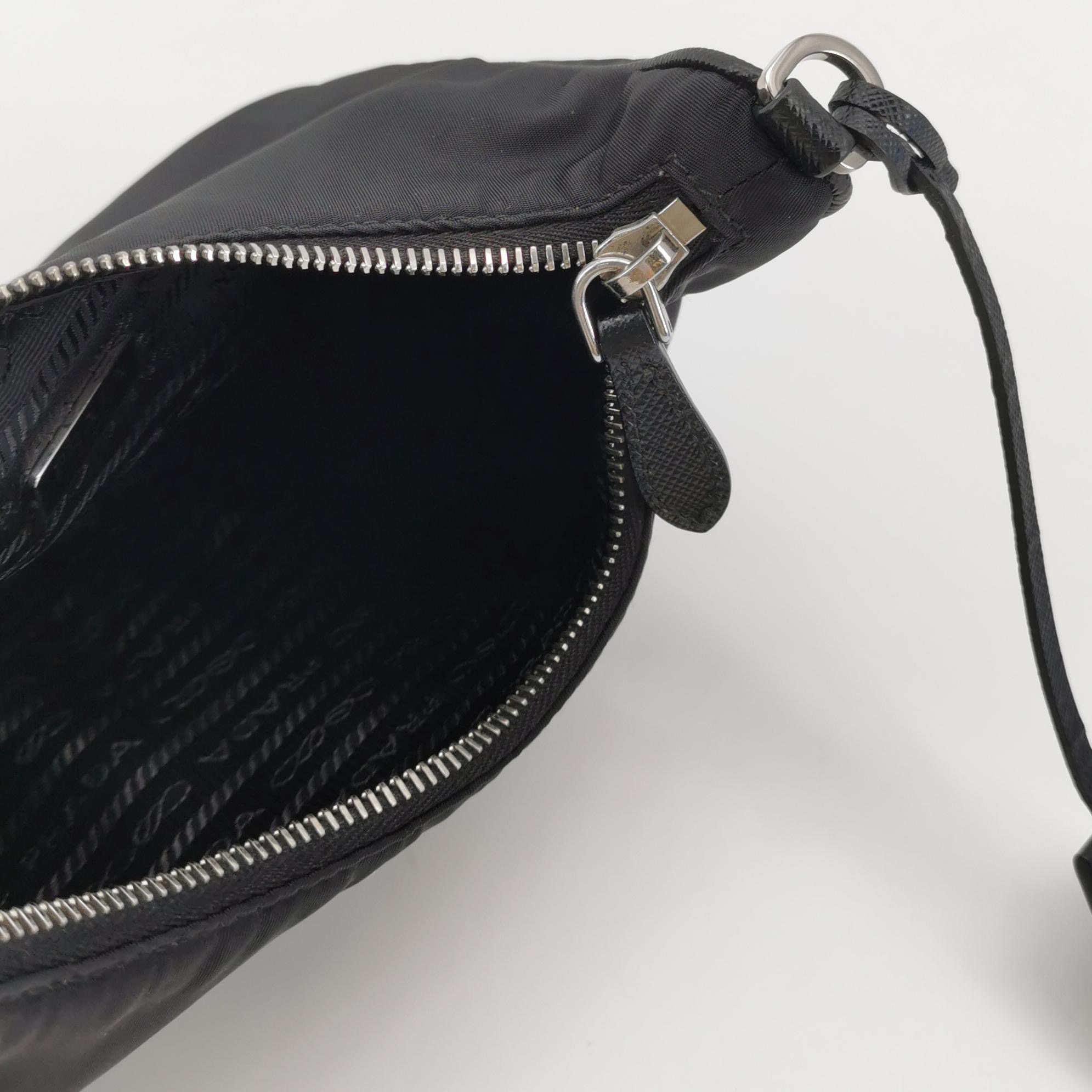 Prada Re-Edition 2005 Shoulder Bag Tessuto Small — photo 7 of 15