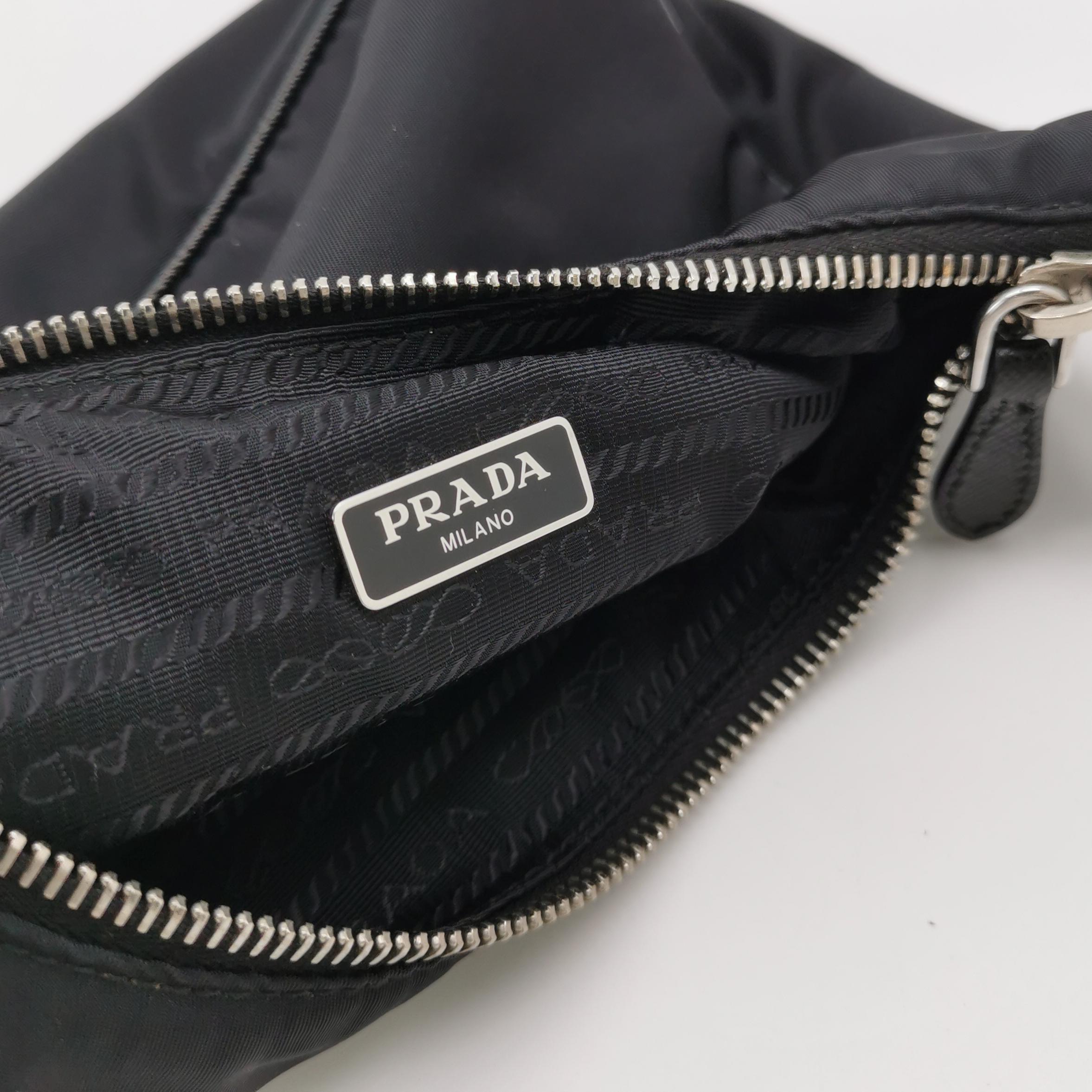 Prada Re-Edition 2005 Shoulder Bag Tessuto Small — photo 8 of 15
