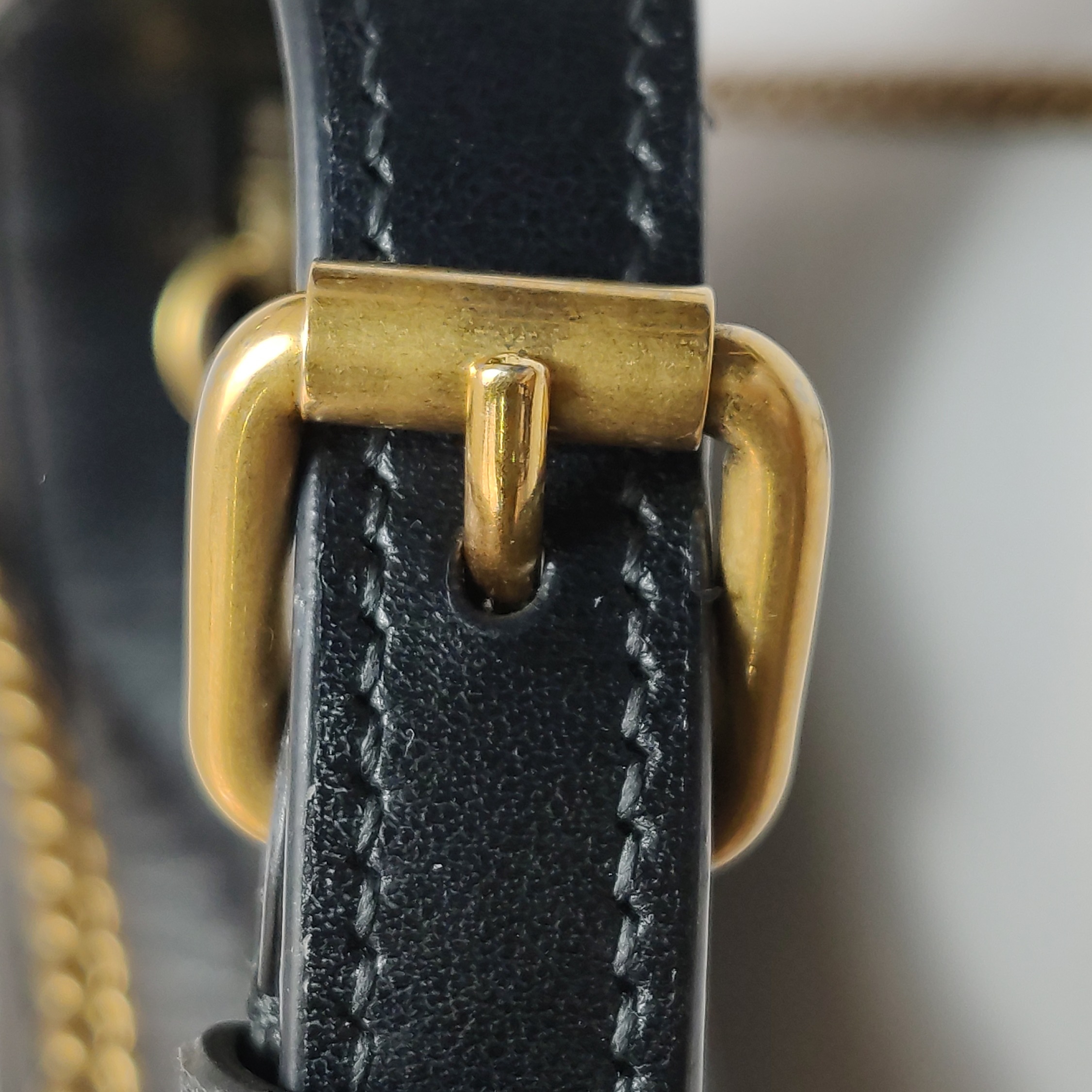 Gucci GG Marmont Half Moon Hobo Matelasse Leather Small — photo 14 of 21