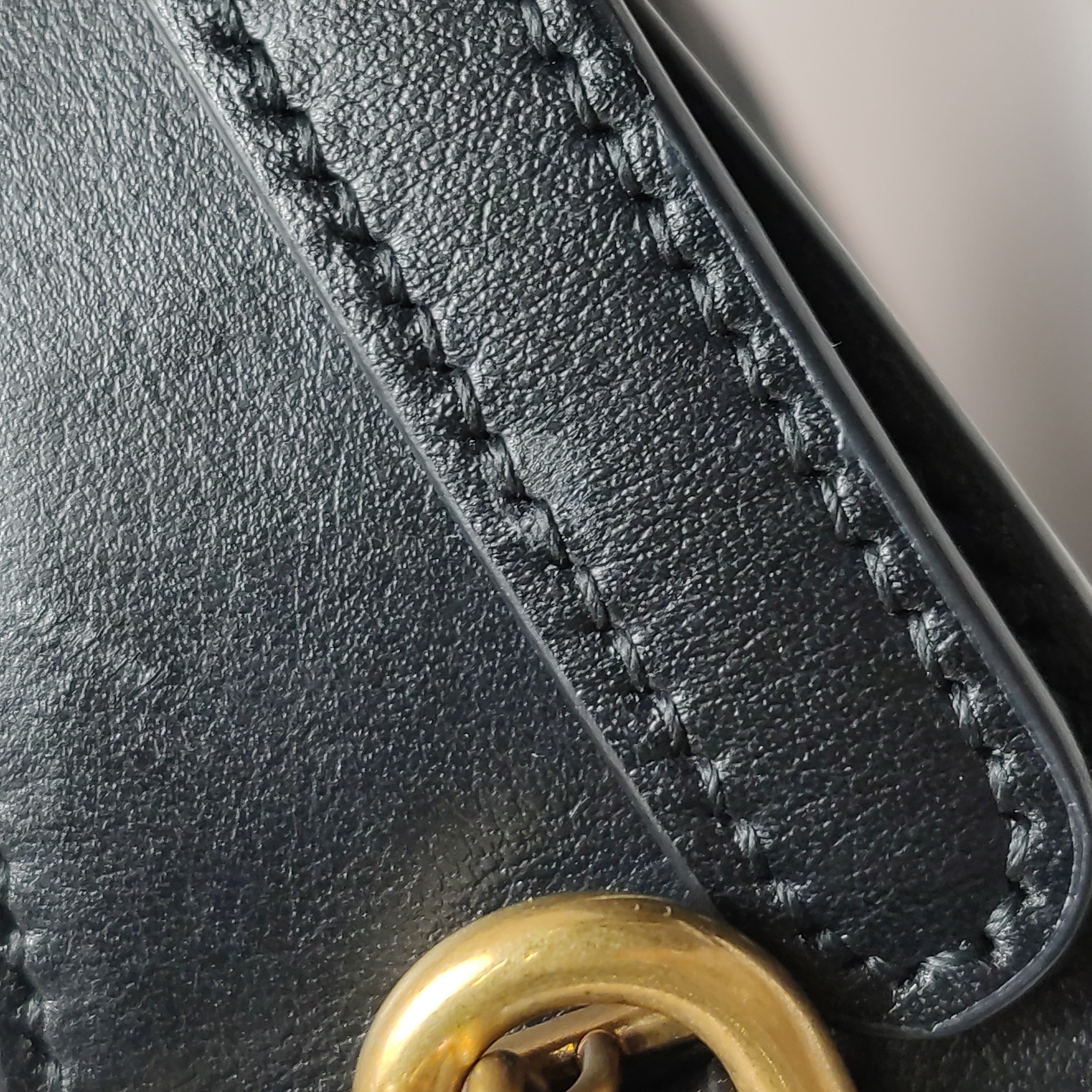 Gucci GG Marmont Half Moon Hobo Matelasse Leather Small — photo 20 of 21