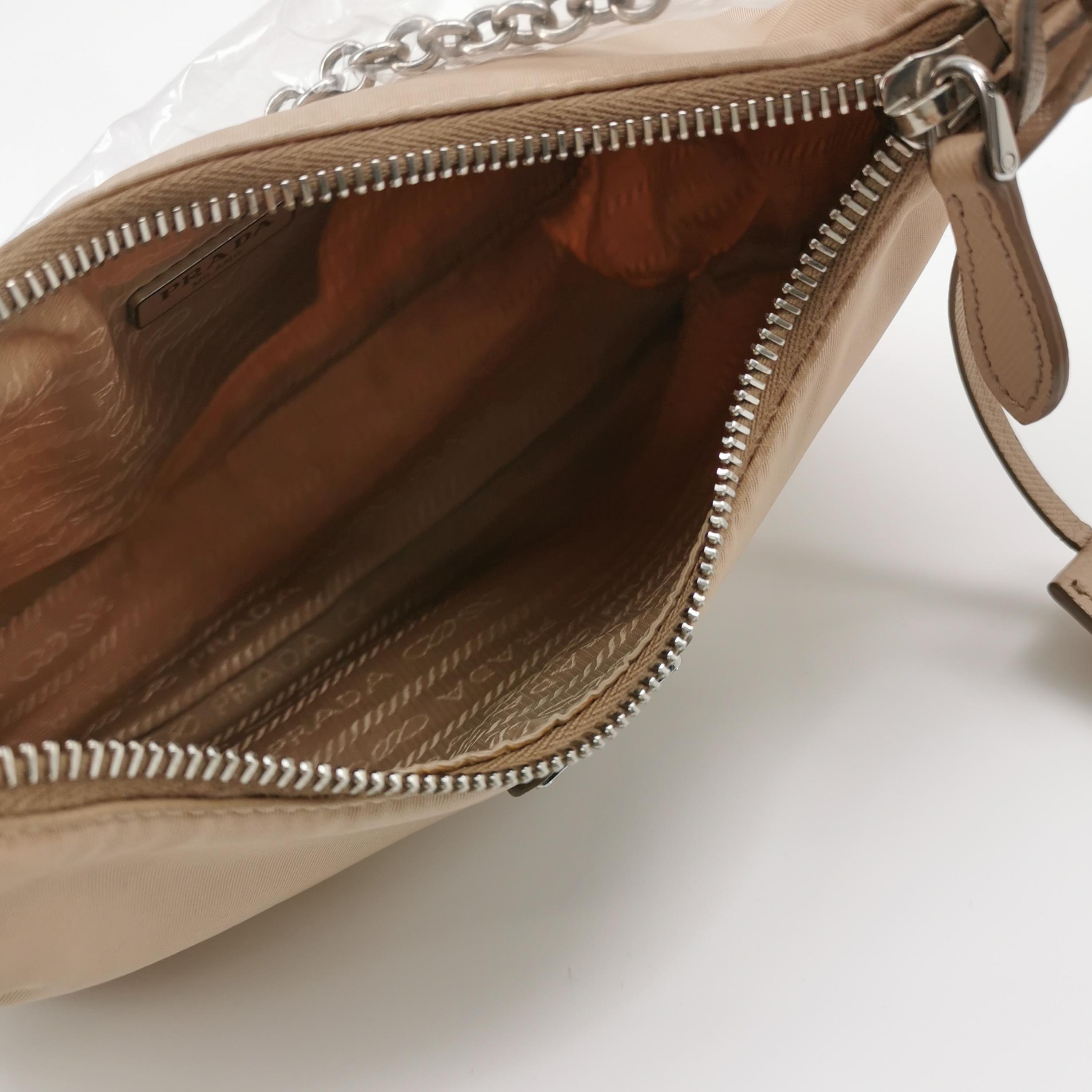 Prada Re-Edition 2005 Shoulder Bag Saffiano Leather Small — photo 7 of 17