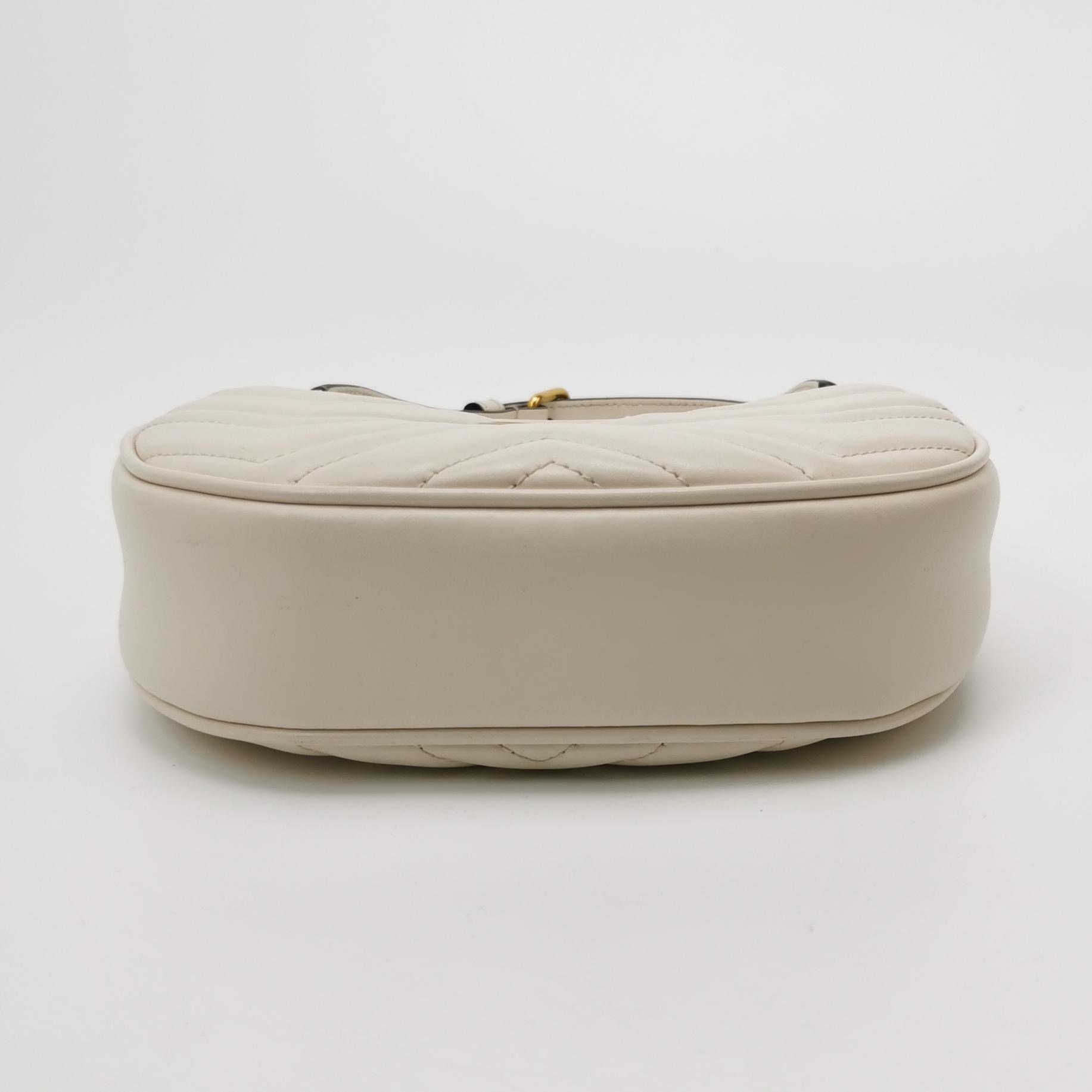 Gucci GG Marmont Half Moon Hobo Matelasse Leather Small — photo 6 of 21