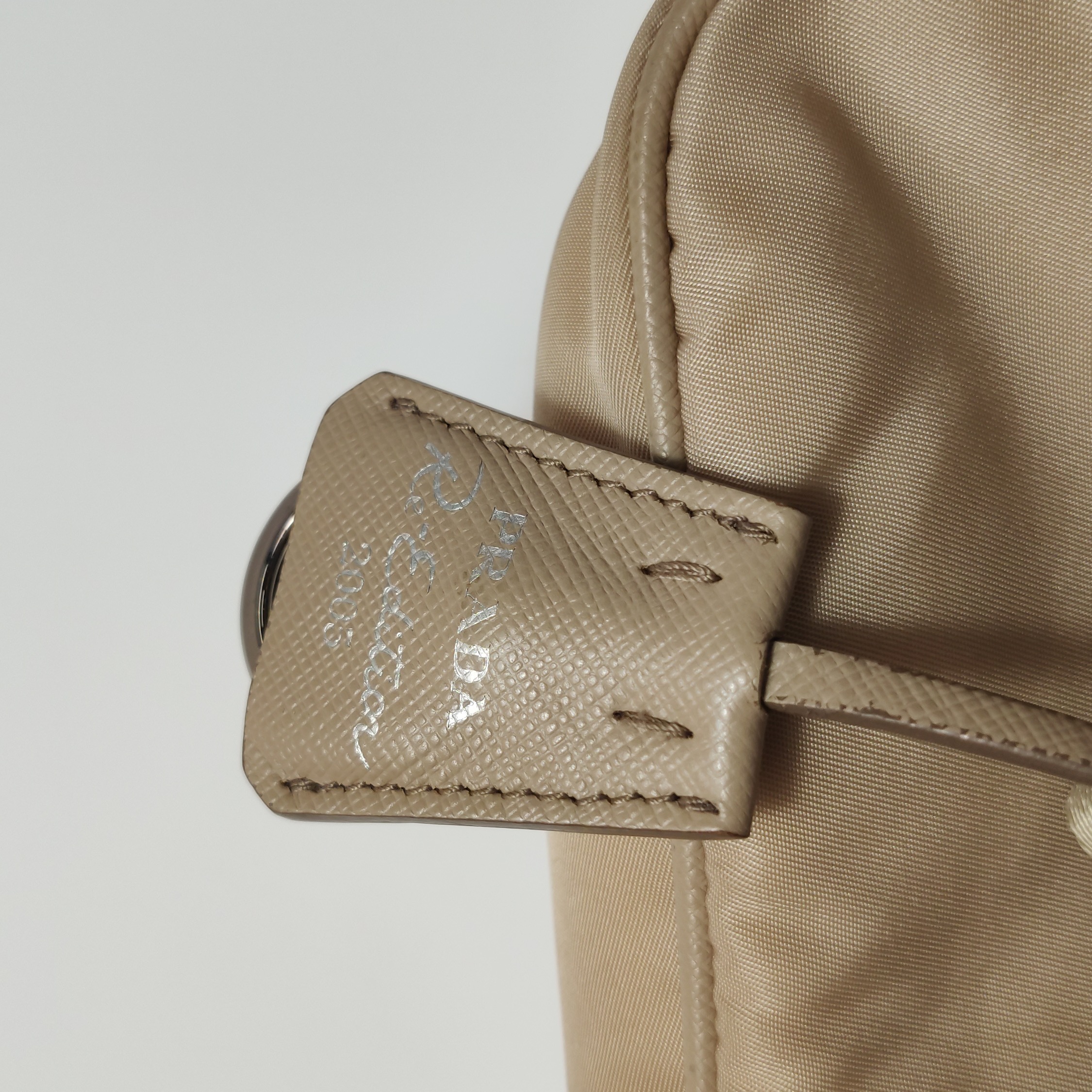 Prada Re-Edition 2005 Shoulder Bag Saffiano Leather Small — photo 17 of 17