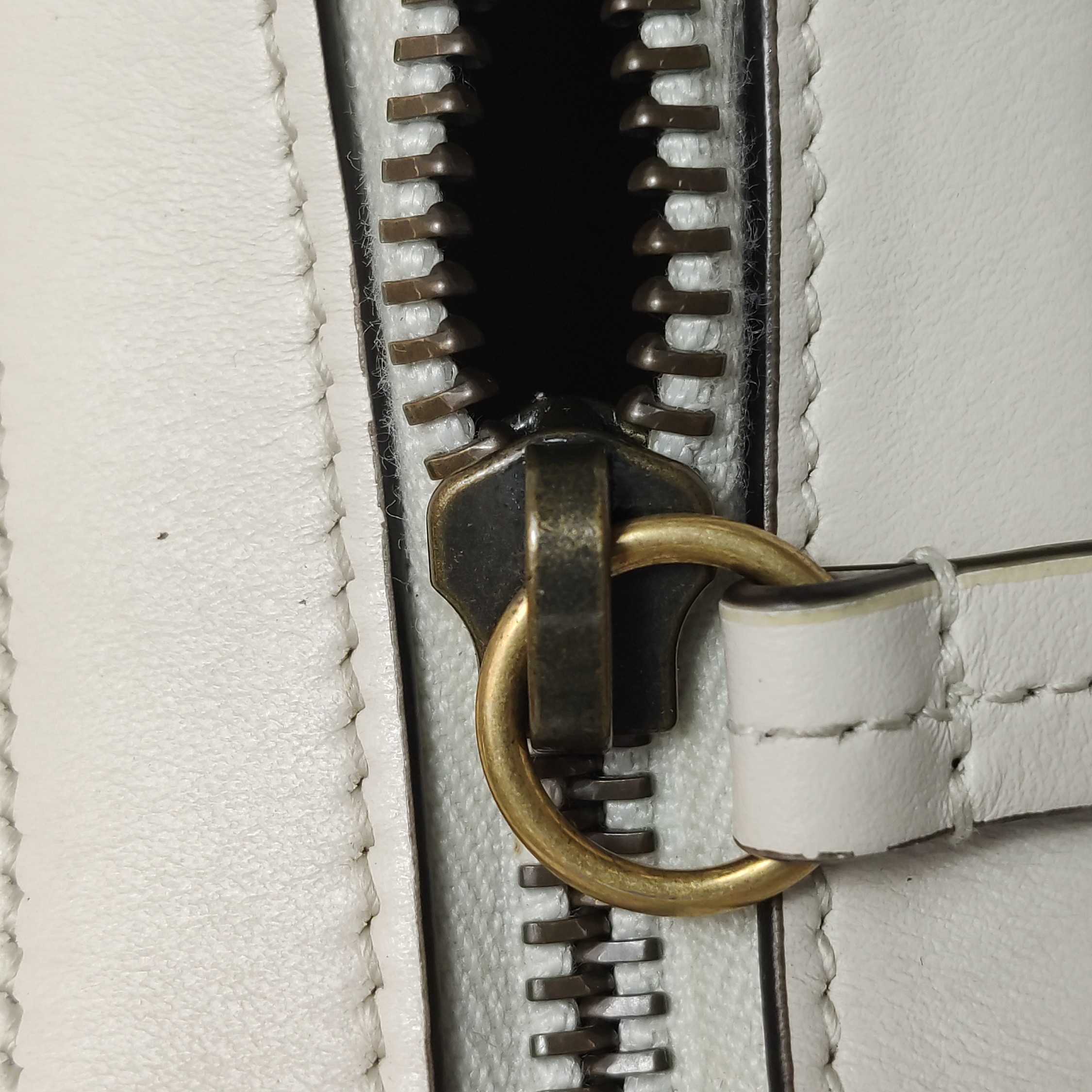 Gucci GG Marmont Half Moon Hobo Matelasse Leather Small — photo 12 of 21