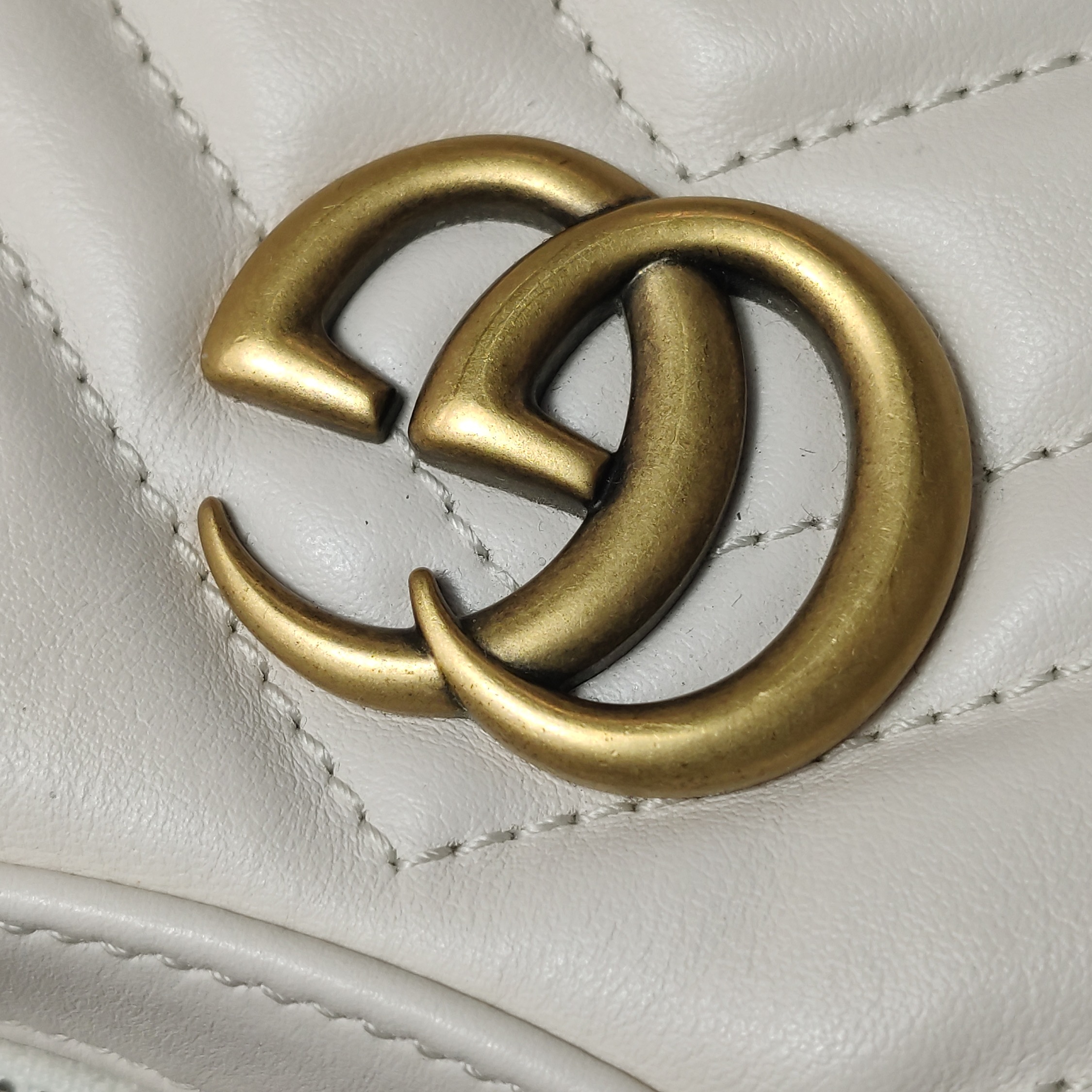 Gucci GG Marmont Half Moon Hobo Matelasse Leather Small — photo 11 of 21