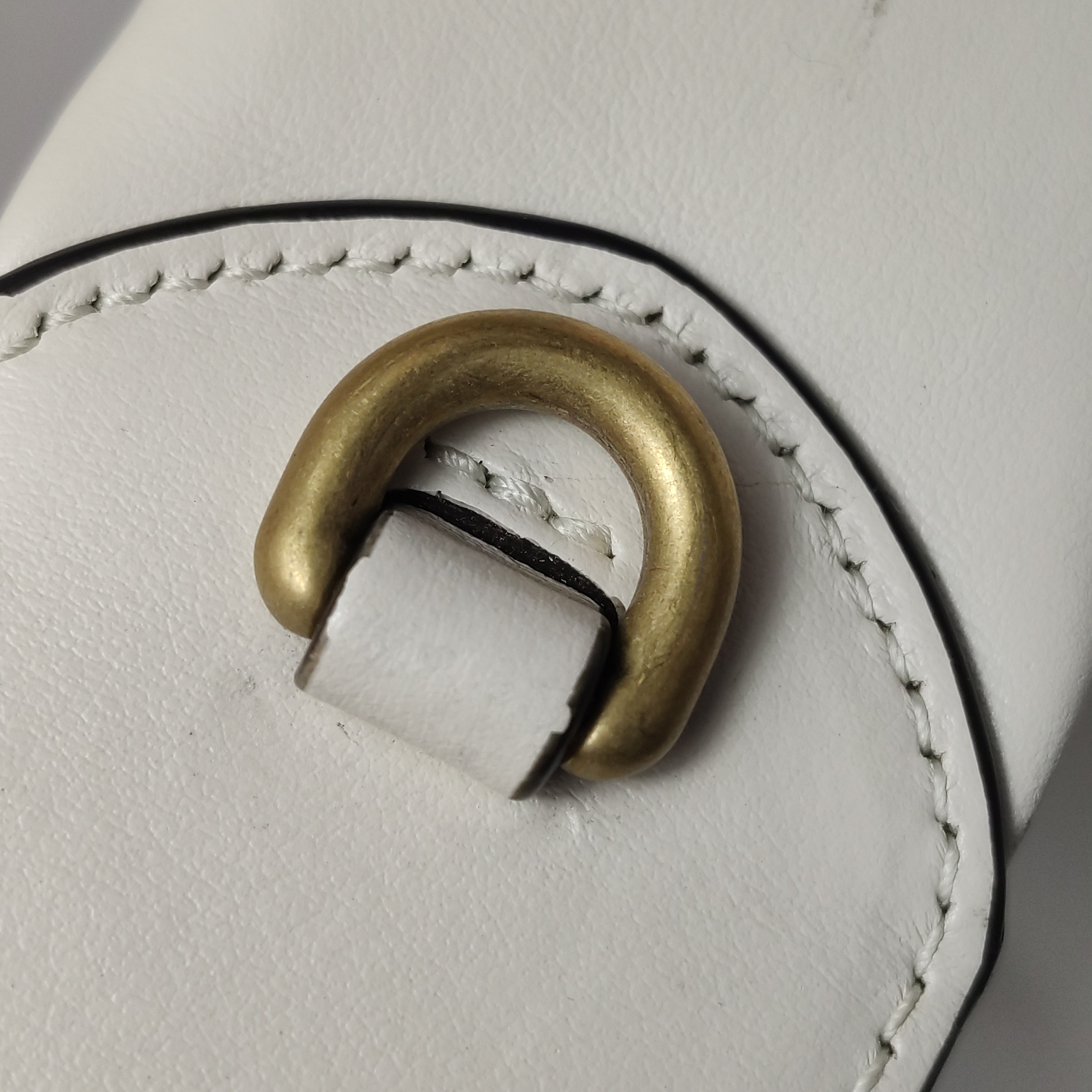 Gucci GG Marmont Half Moon Hobo Matelasse Leather Small — photo 15 of 21