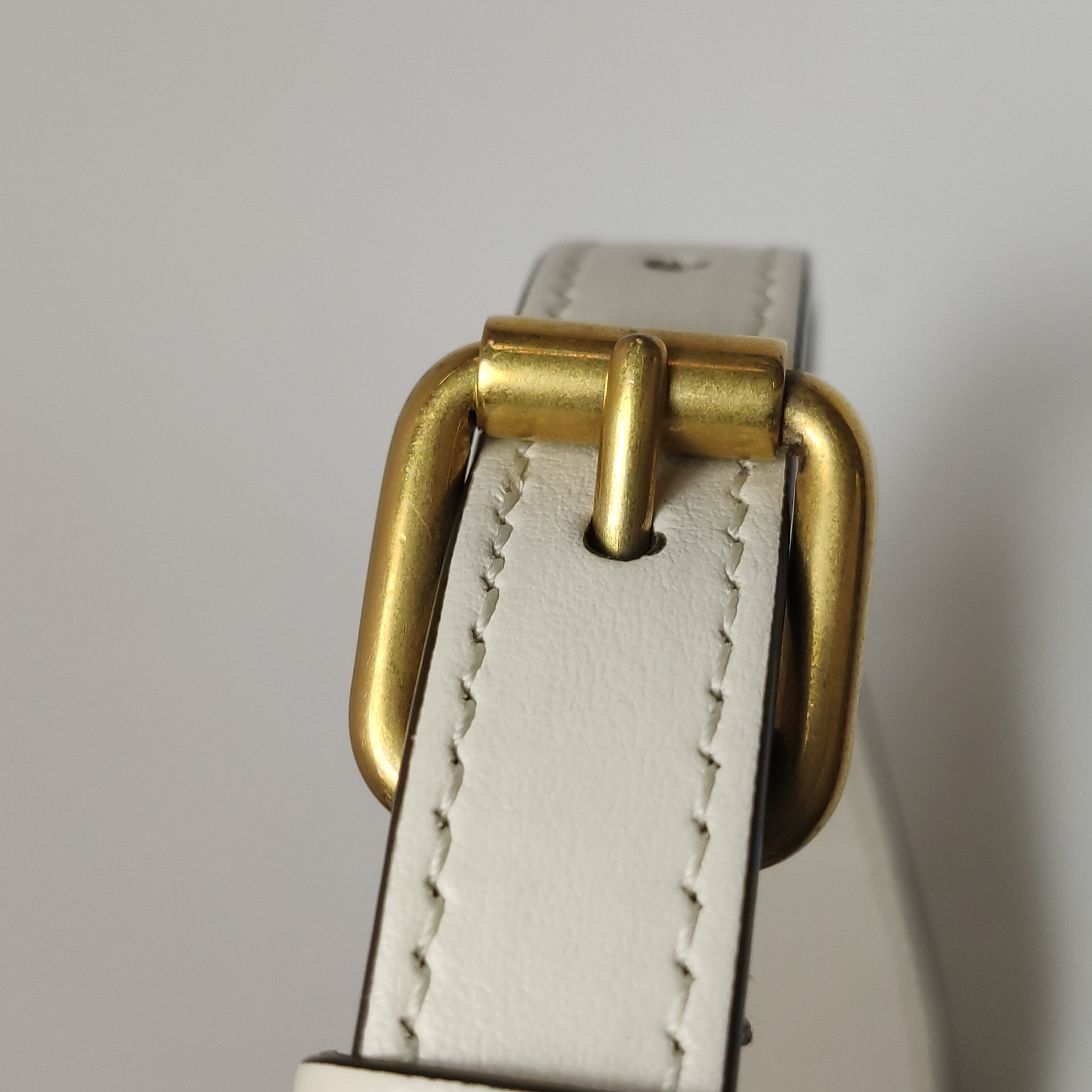 Gucci GG Marmont Half Moon Hobo Matelasse Leather Small — photo 14 of 21
