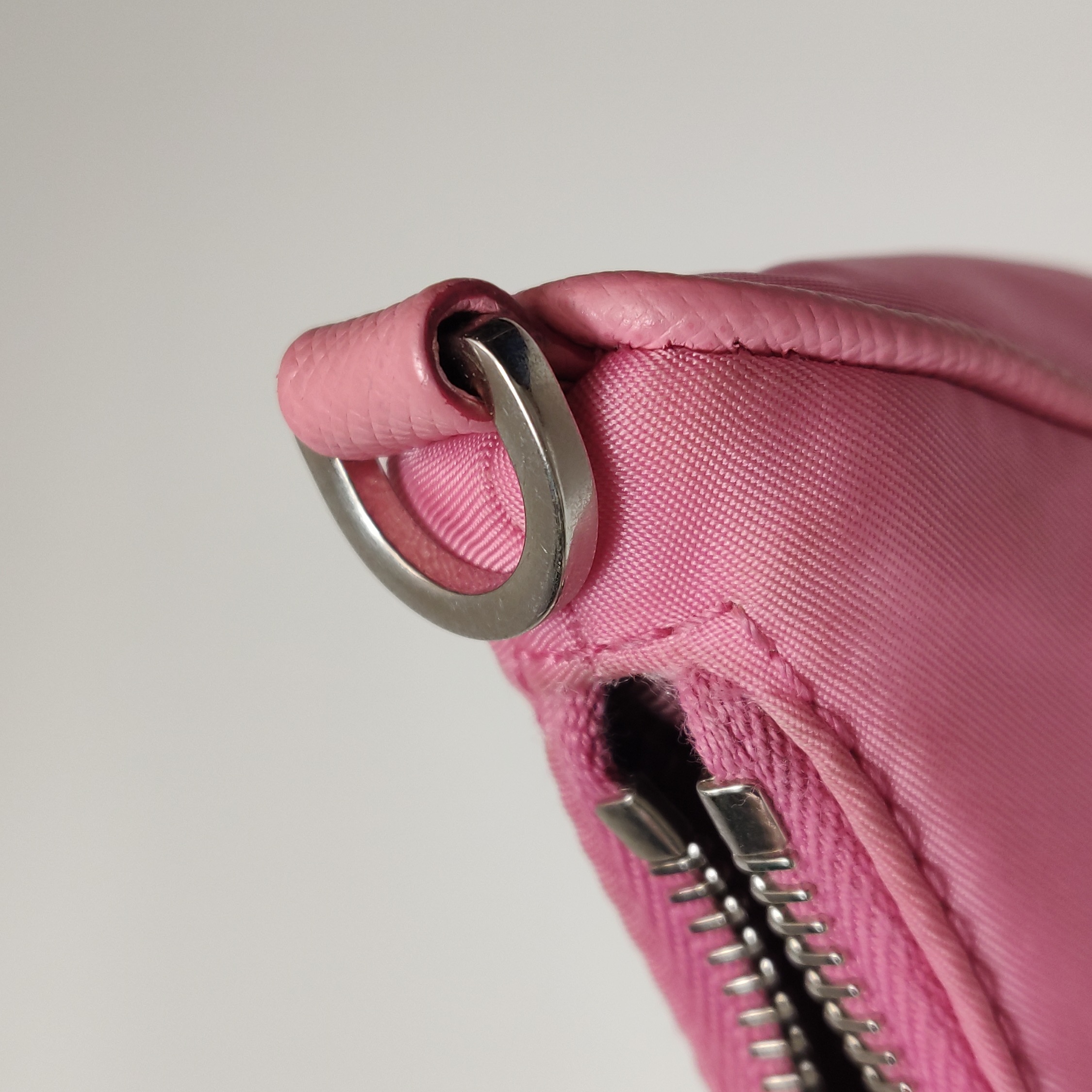 Prada Re-Edition 2005 Shoulder Bag Tessuto Small — photo 12 of 15