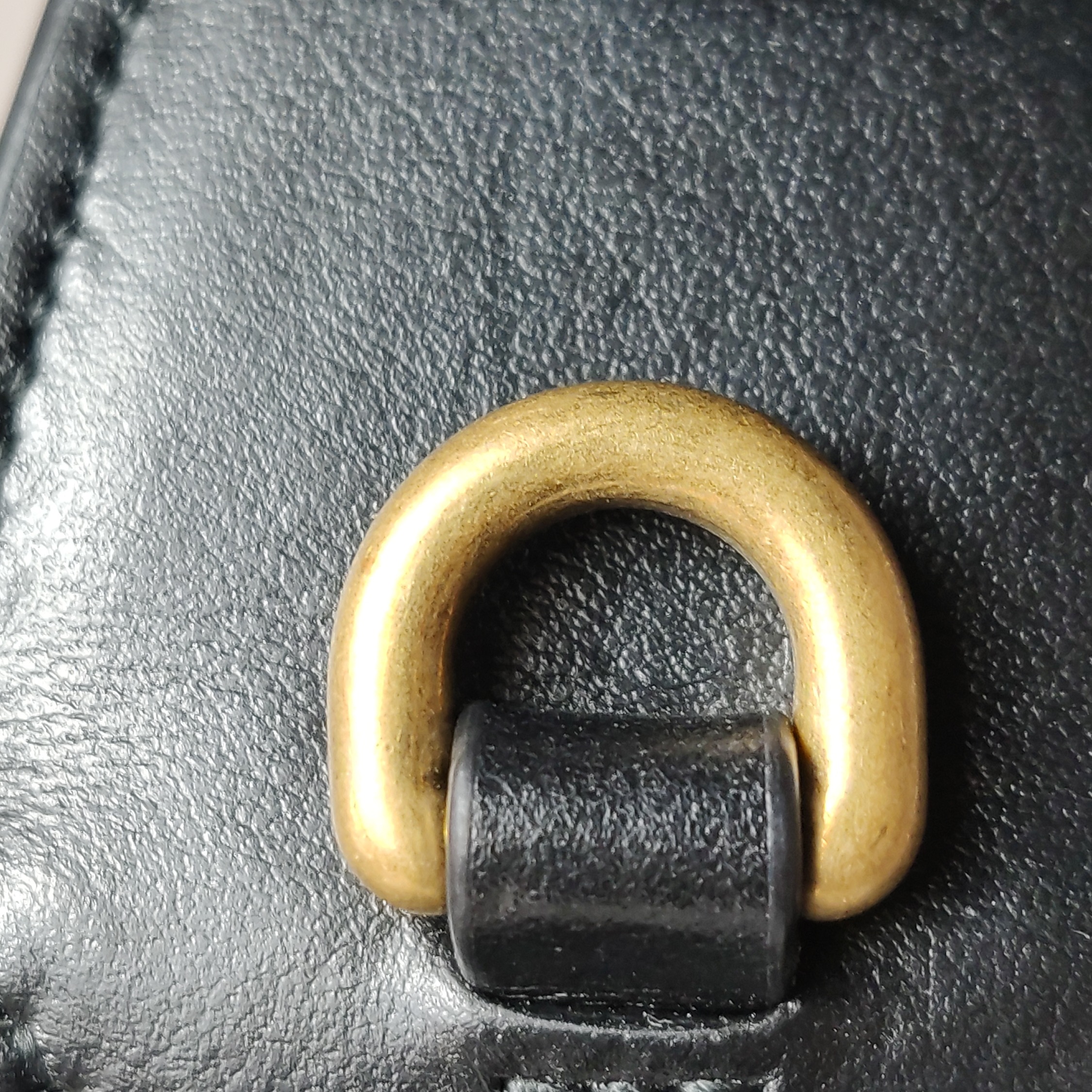 Gucci GG Marmont Half Moon Hobo Matelasse Leather Small — photo 11 of 13