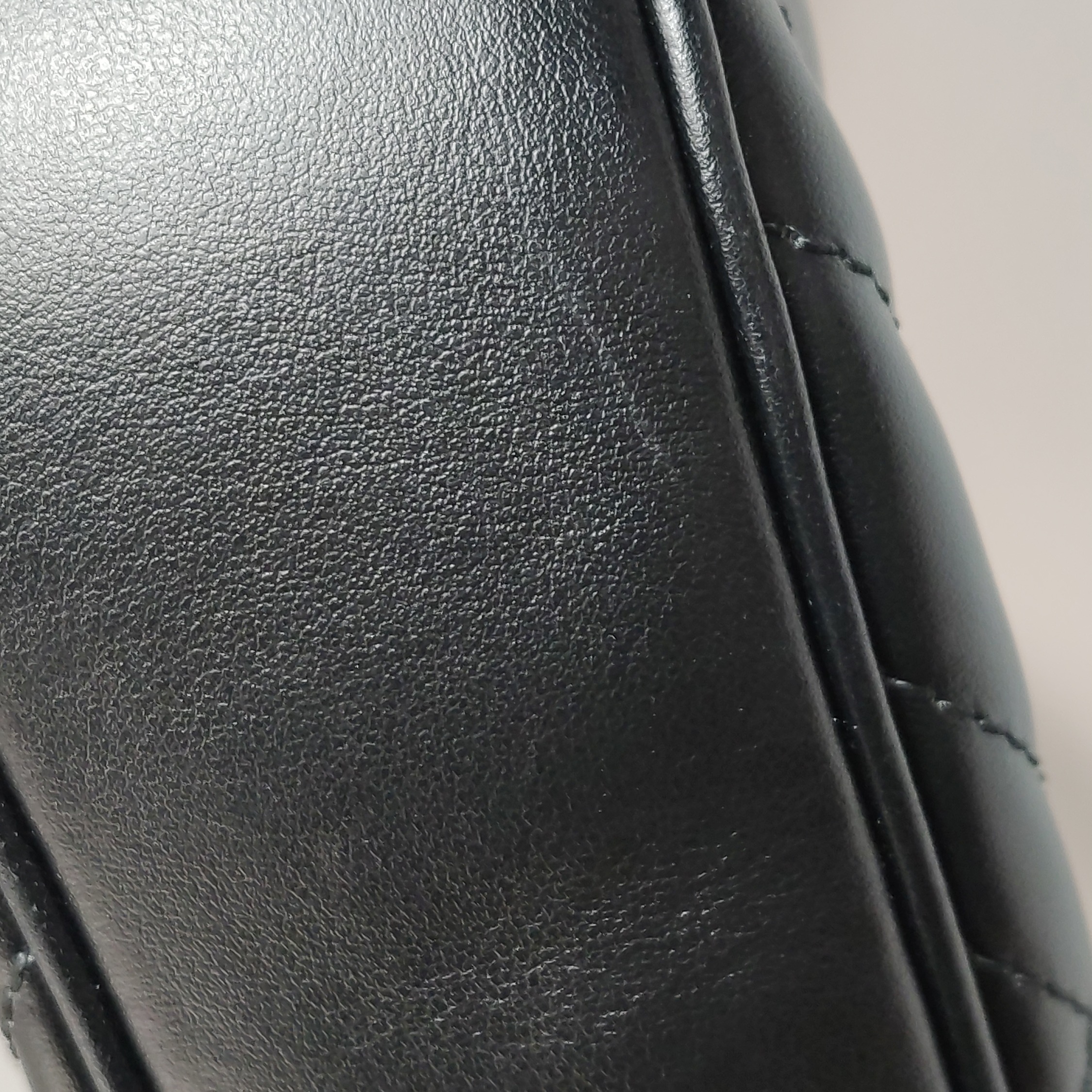 Gucci GG Marmont Half Moon Hobo Matelasse Leather Small — photo 12 of 13
