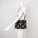 Louis Vuitton(LV) OnTheGo Tote Bicolor Monogram Empreinte Giant PM — thumbnail 2